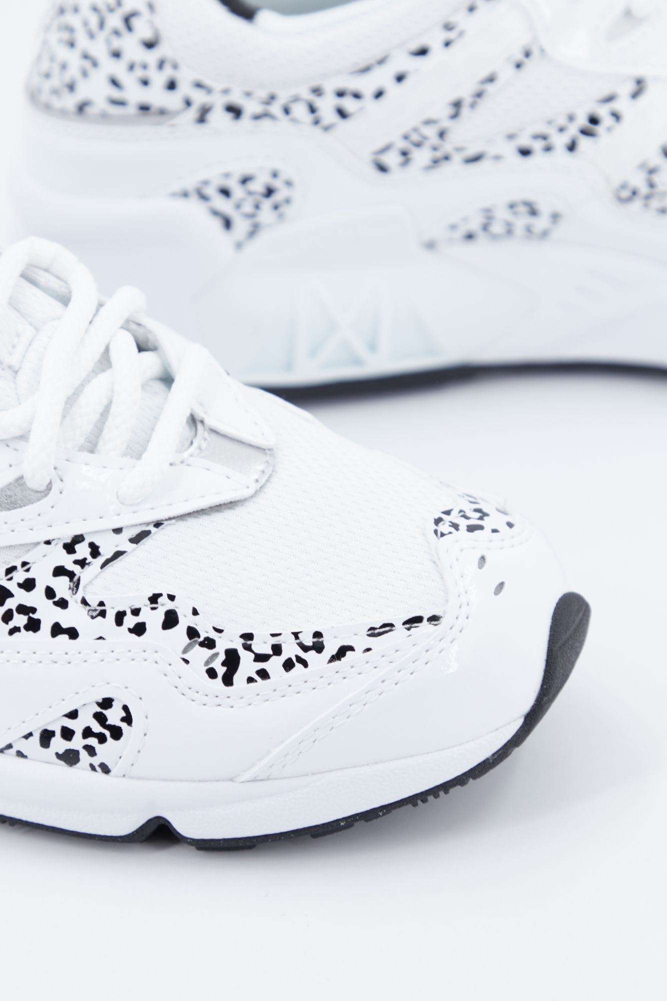 NEW BALANCE WL850 LBC en color BLANCO (4)