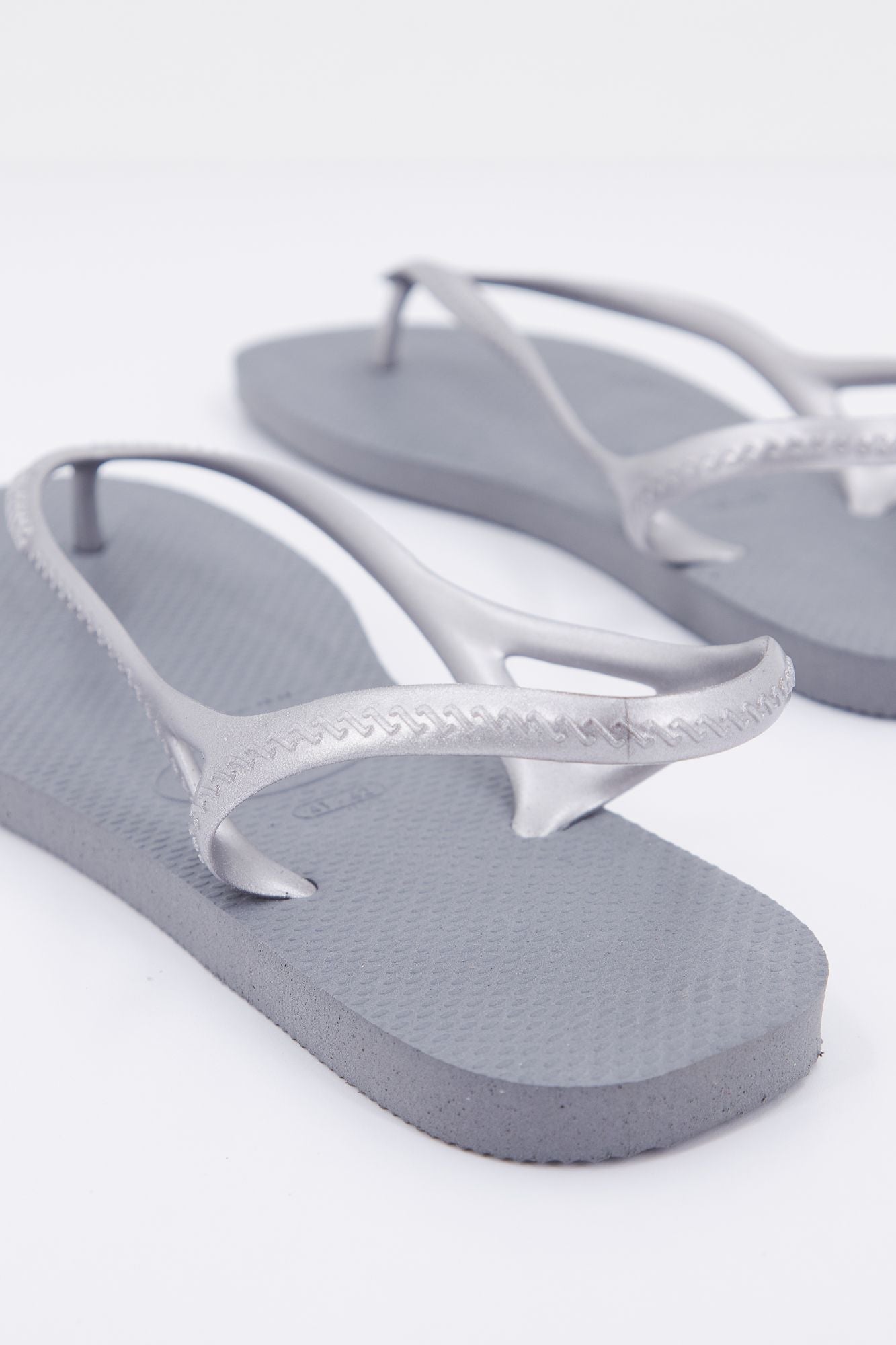 HAVAIANAS 4145746 en color GRIS (3)