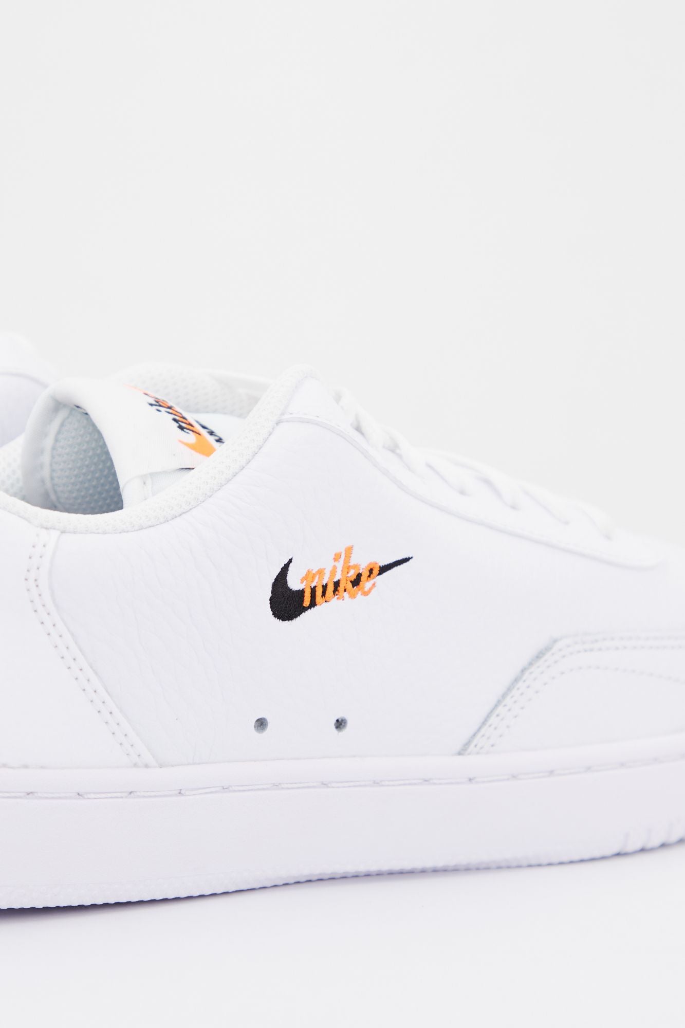 NIKE COURT VINTAGE PREMIUM en color BLANCO (4)