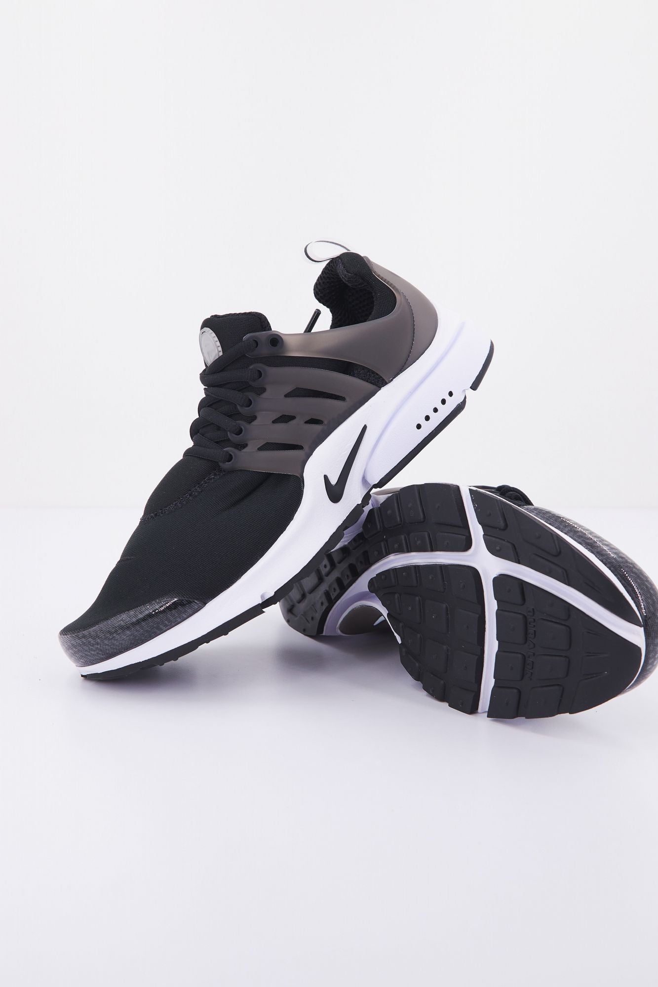 NIKE AIR PRESTO en color NEGRO (1)