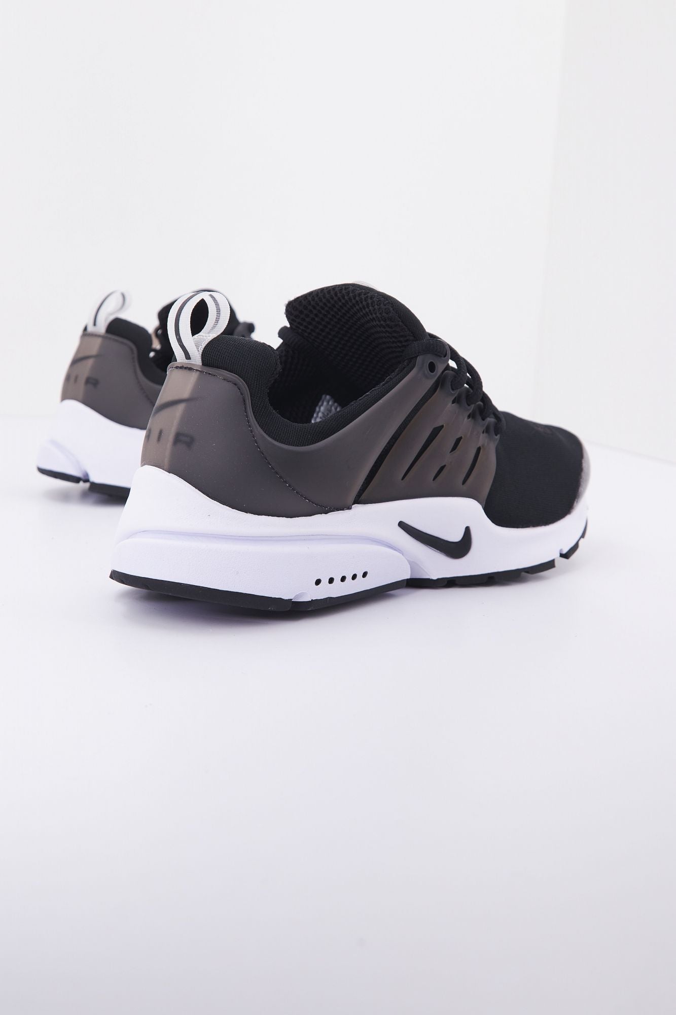 NIKE AIR PRESTO en color NEGRO (3)