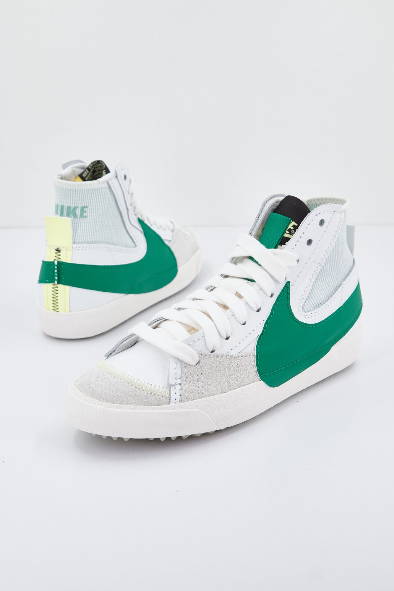 NIKE BLAZER MID '77 JUMBO TPA C/ en color BLANCO (1)
