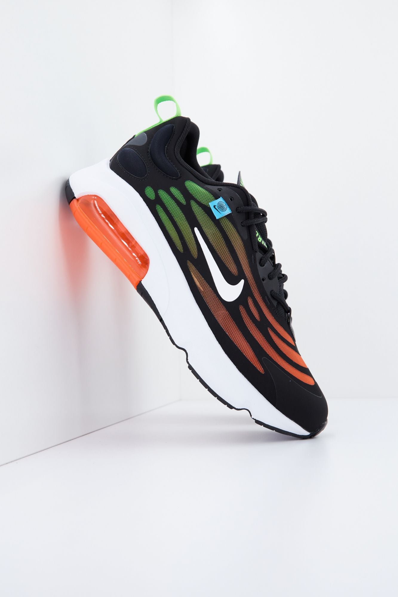 NIKE AIR MAX EXOSENSE SE en color NEGRO (1)