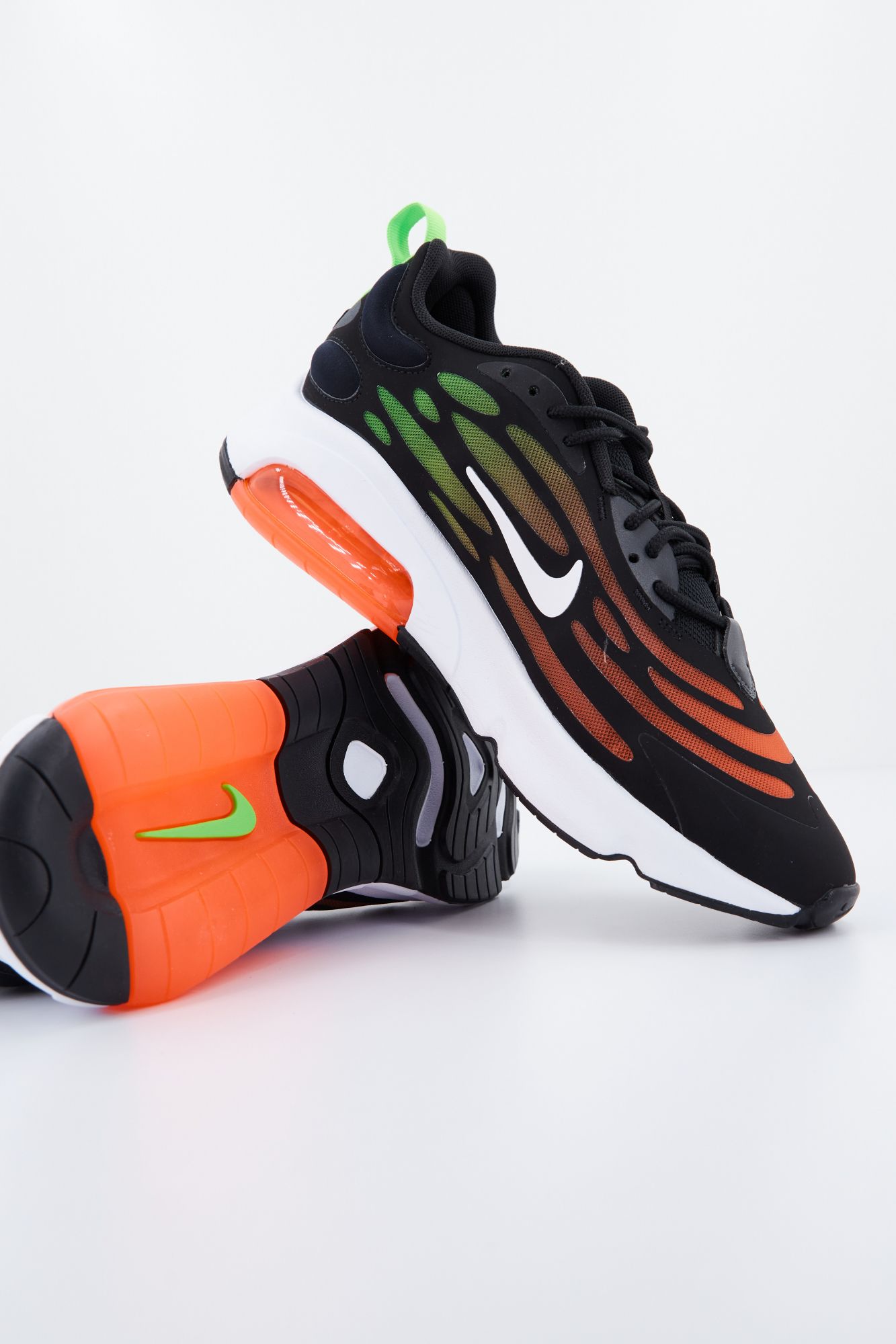 NIKE AIR MAX EXOSENSE SE en color NEGRO (4)