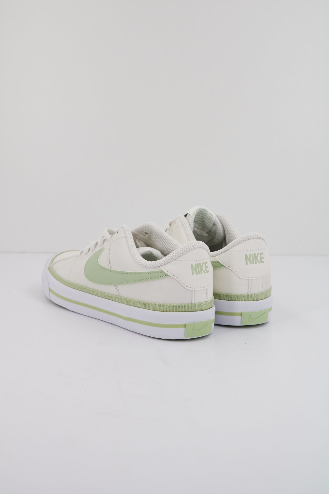 NIKE COURT LEGACY en color BLANCO (3)