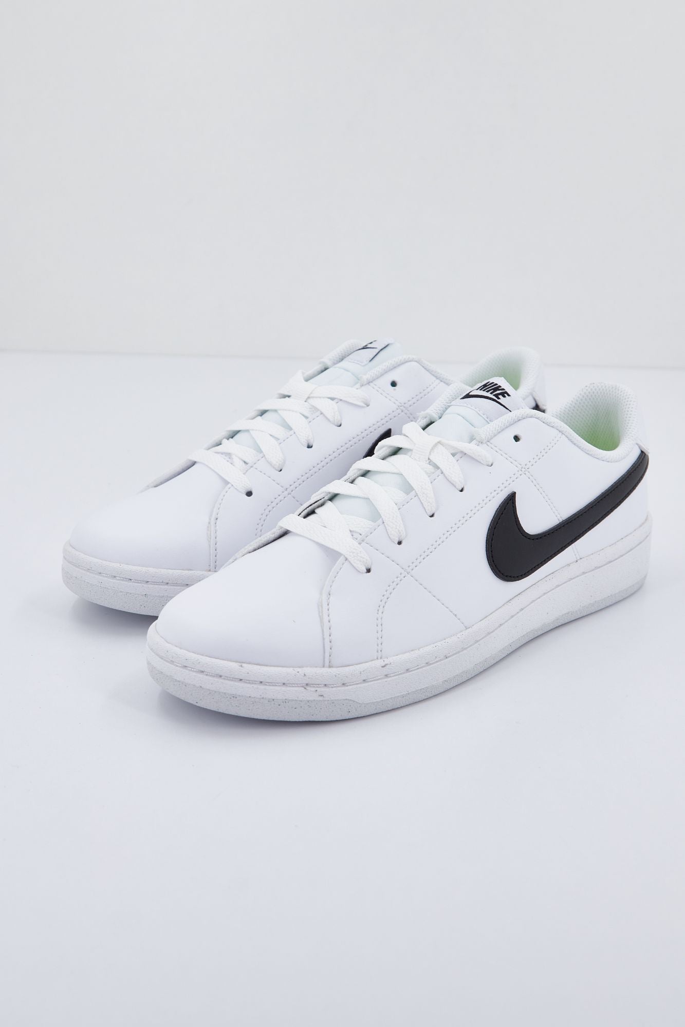 NIKE COURT ROYALE 2 en color BLANCO (1)