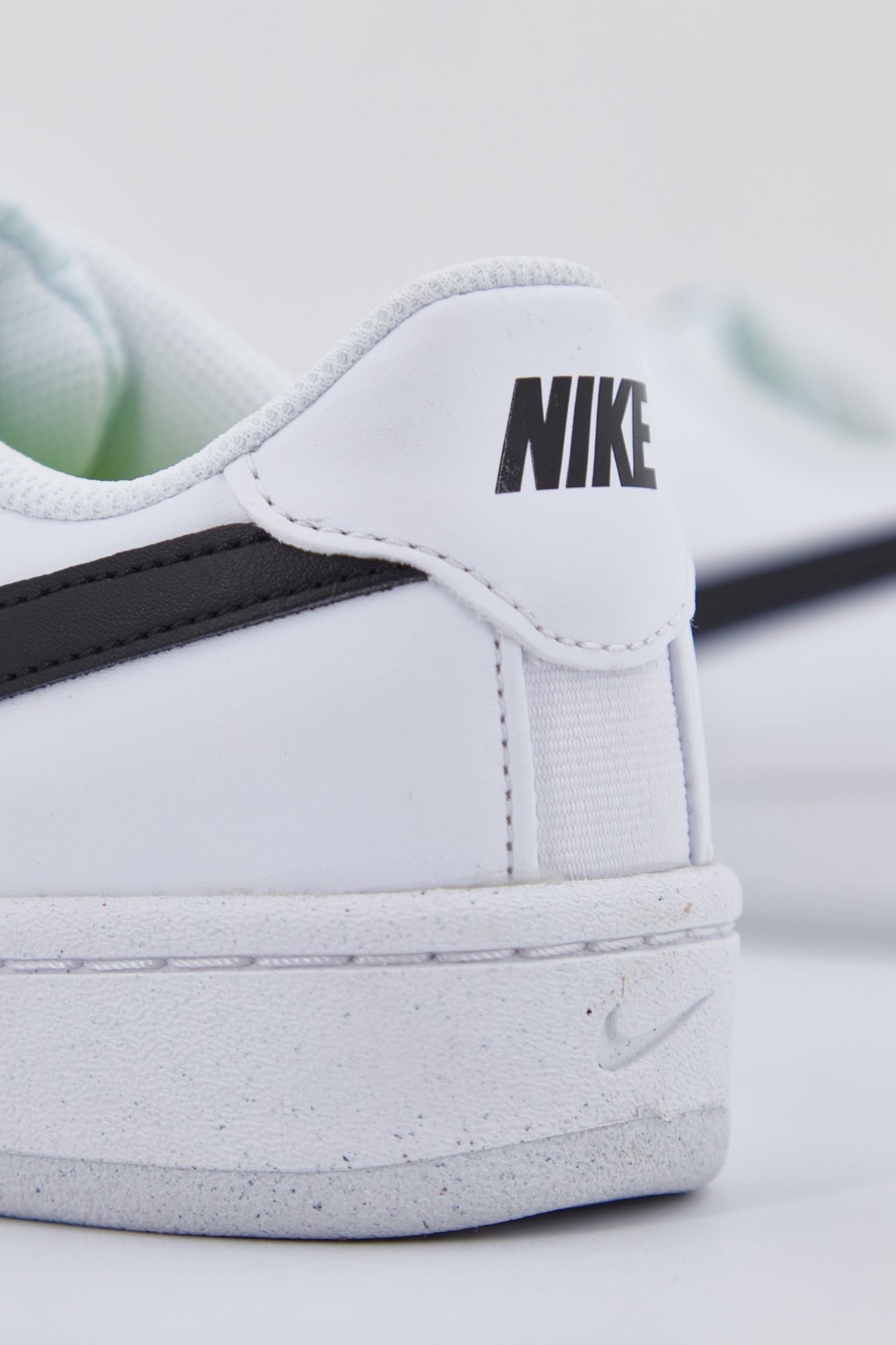 NIKE COURT ROYALE 2 en color BLANCO (4)