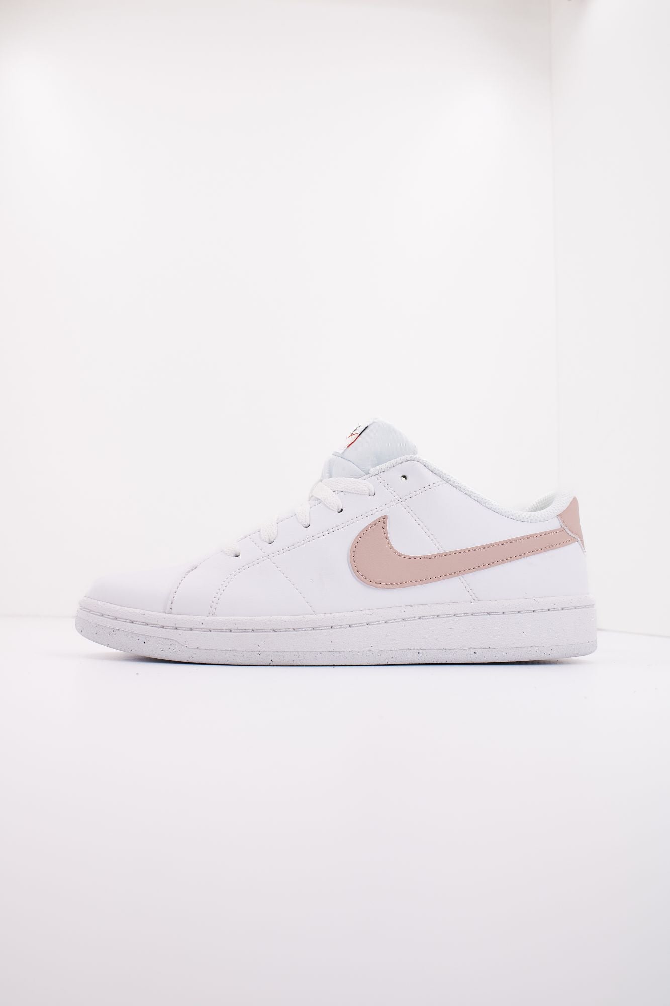 NIKE COURT ROYALE 2 en color BLANCO (1)