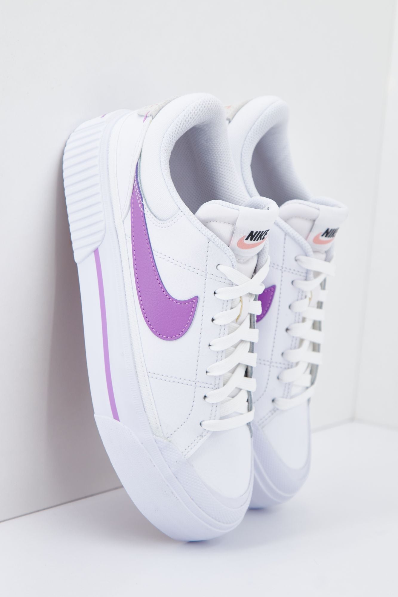 NIKE COURT LEGACY LIFT en color BLANCO (1)