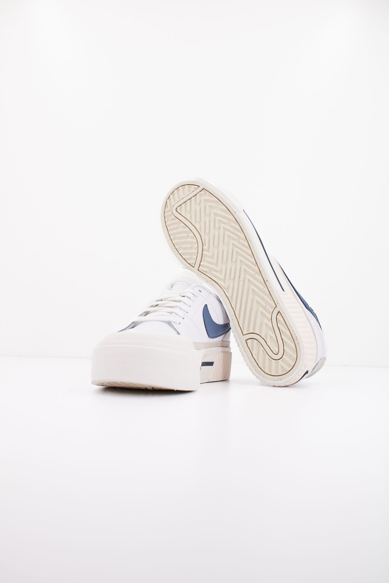 NIKE COURT LEGACY LIFT en color BLANCO (4)