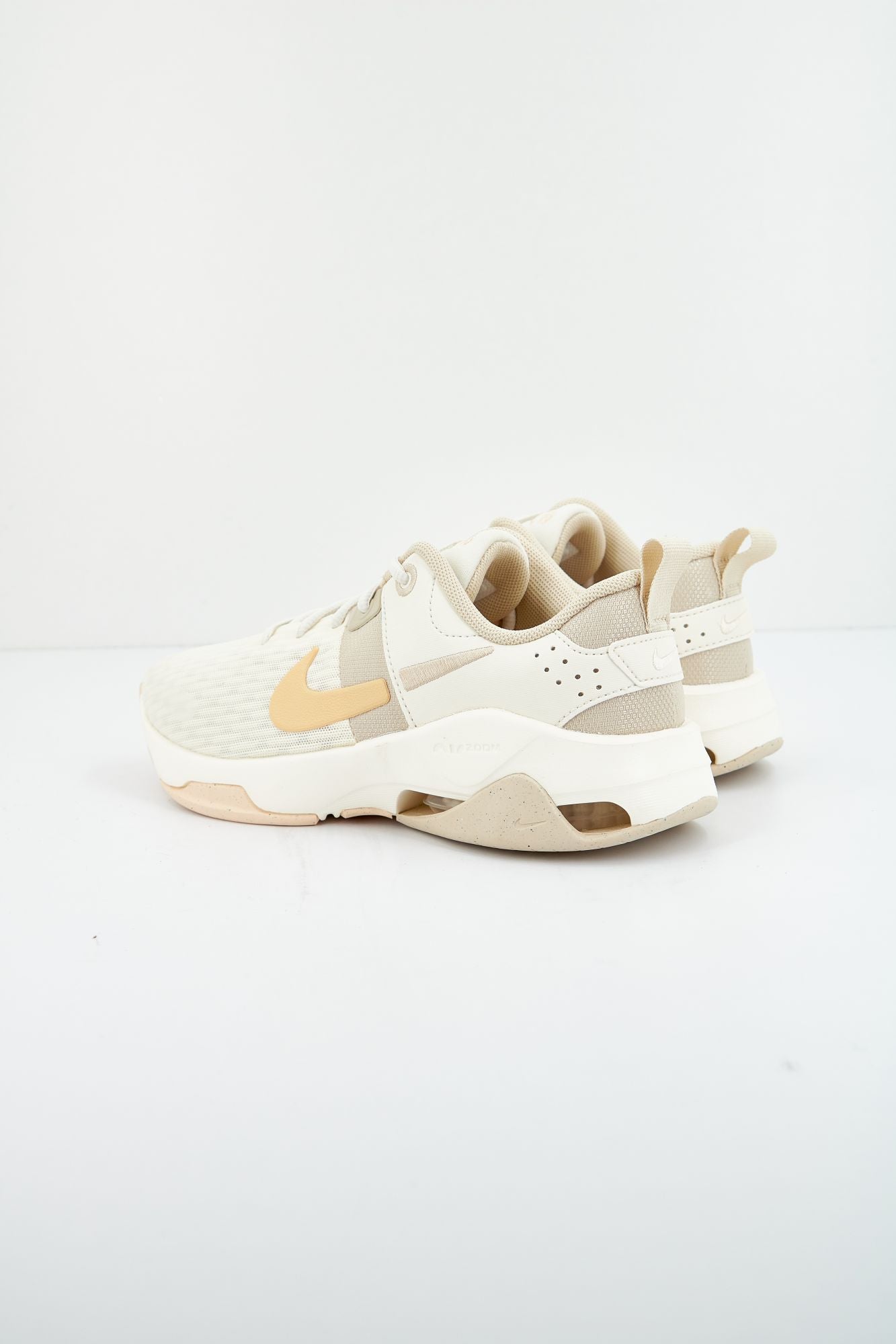 NIKE ZOOM BELLA 6 AA en color BEIS (3)