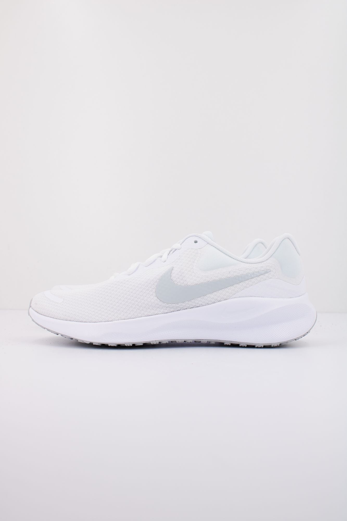 NIKE REVOLUTION 7 en color BLANCO (1)