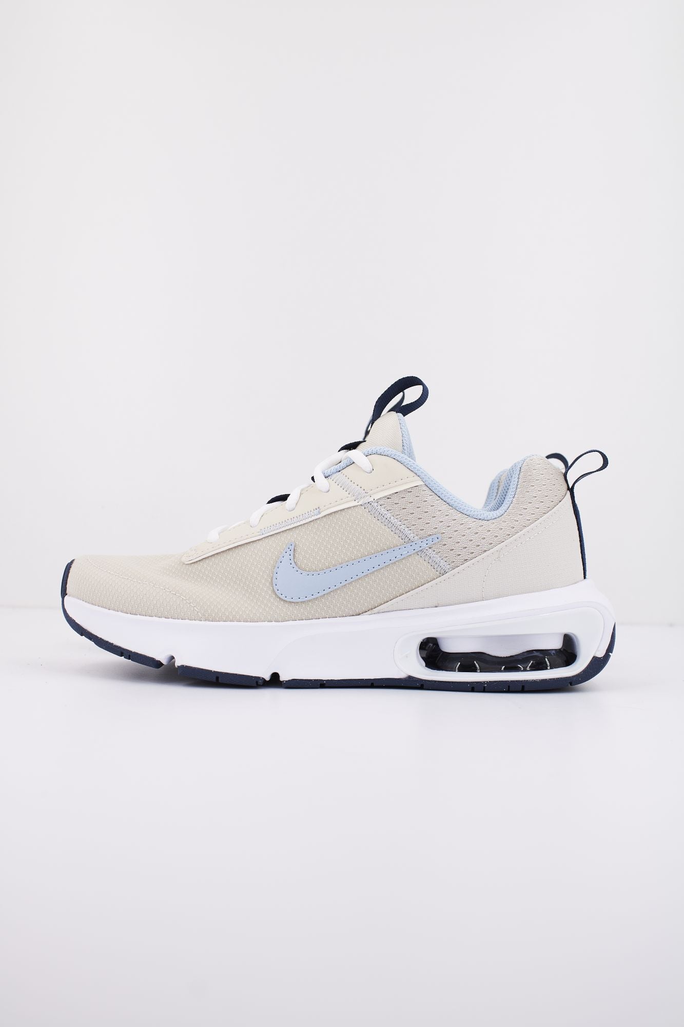 NIKE NIKE AIR MAX INTRLK LITE en color BEIS (1)