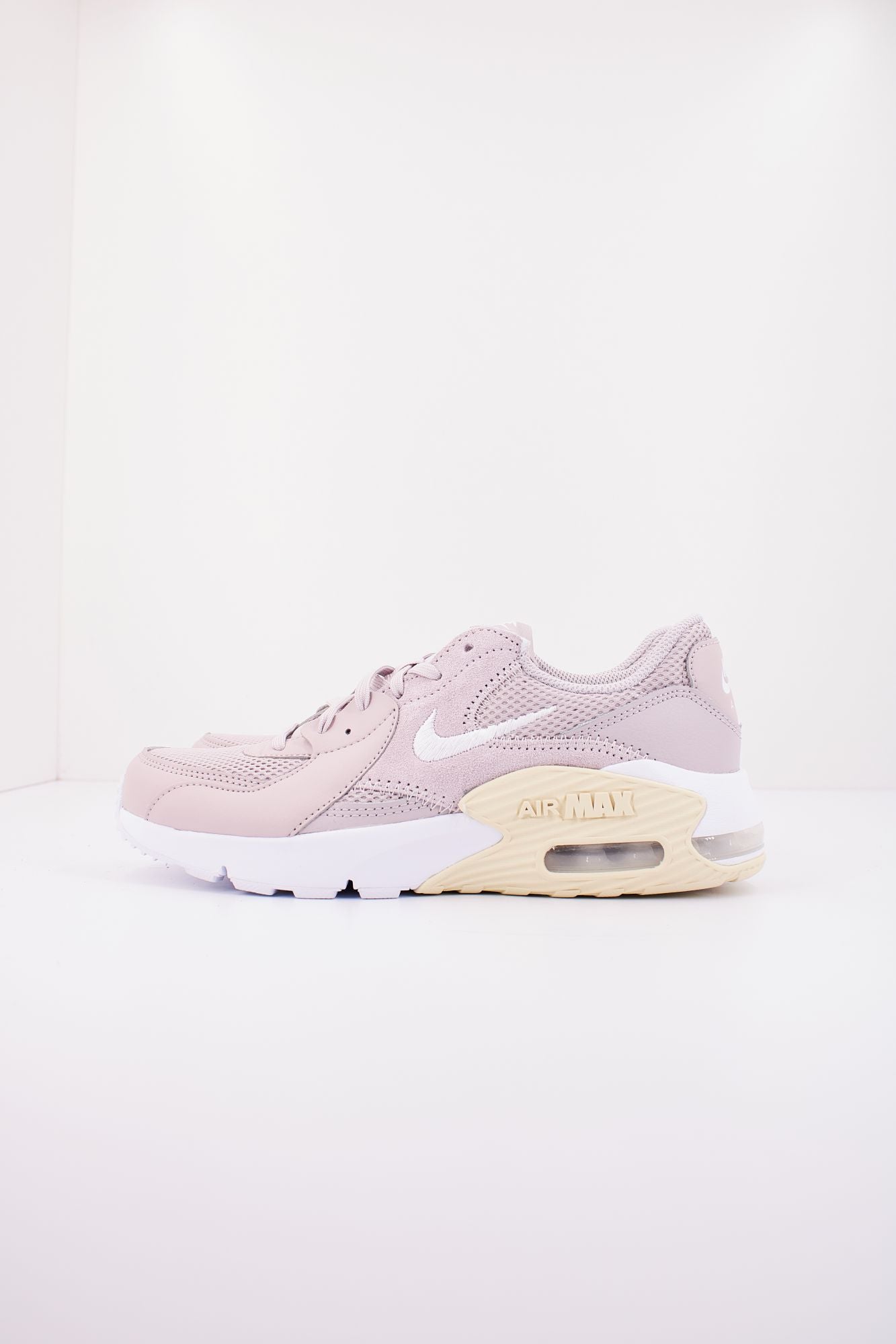 NIKE MAX EXCEEE en color ROSA (1)