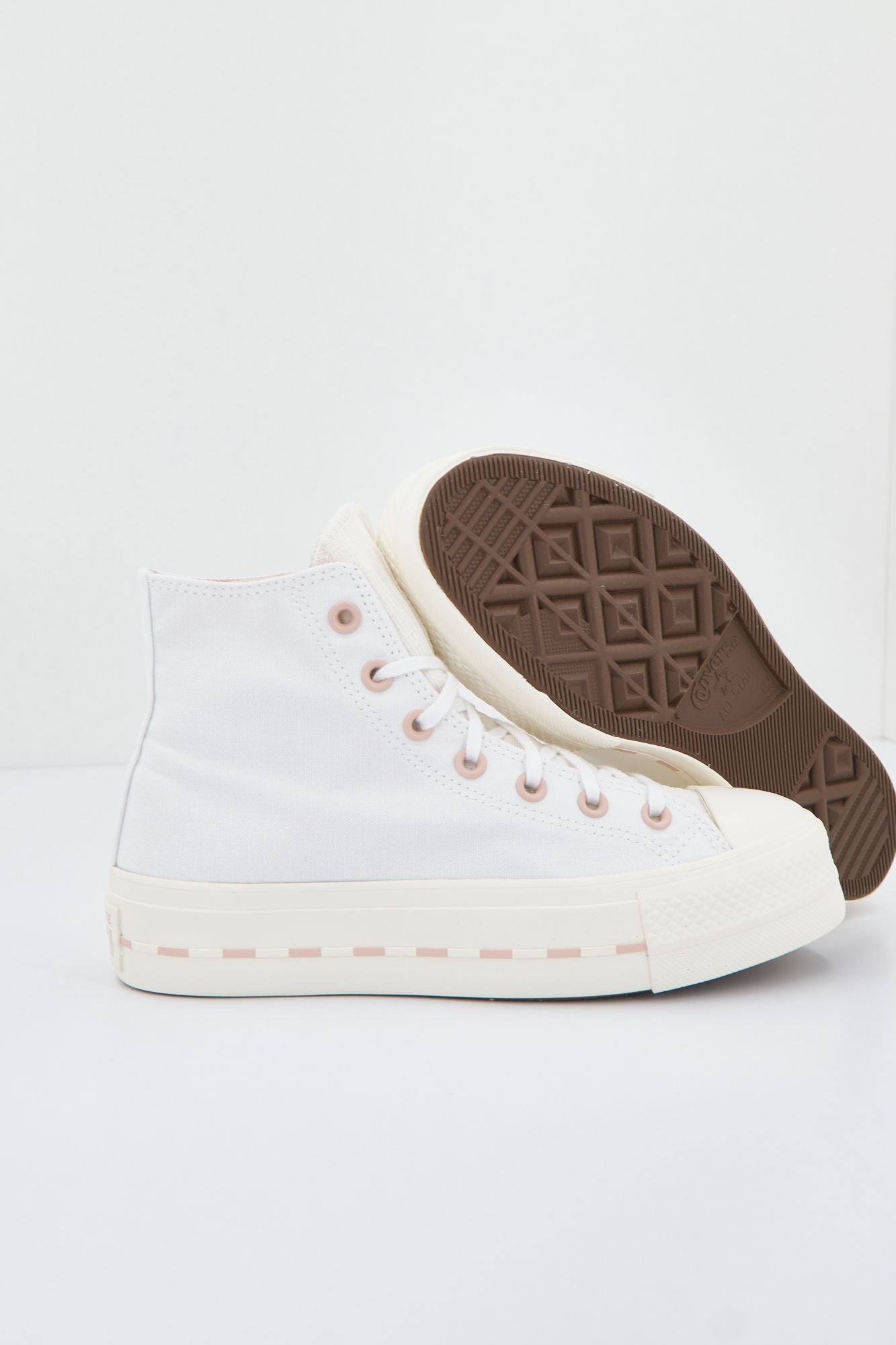 CONVERSE CHUCK TAYLOR ALL STAR LIFT en color BLANCO (4)