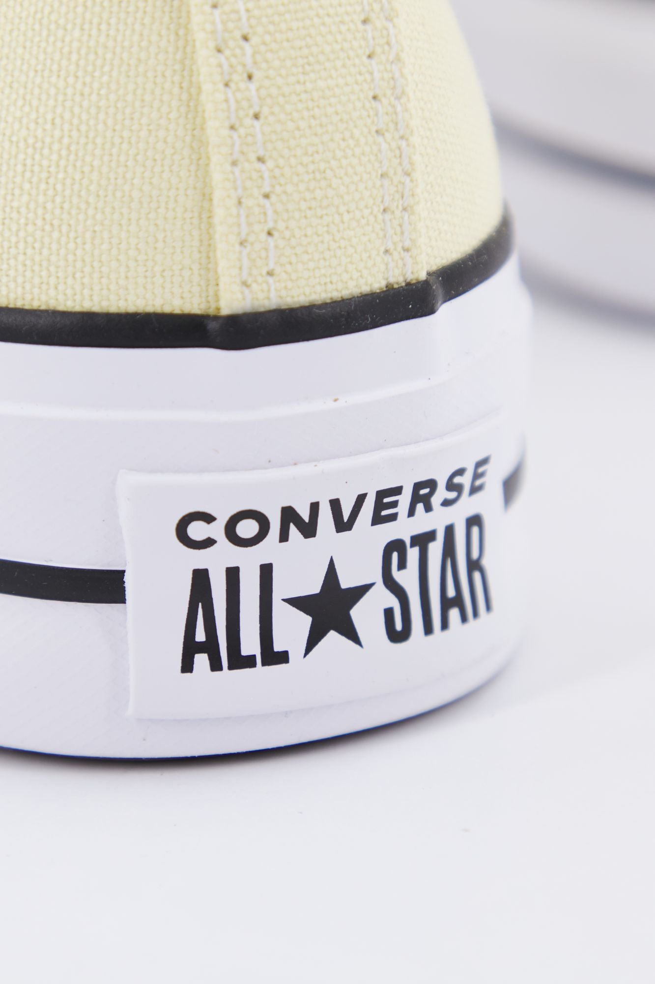 CONVERSE CHUCK TAYLOR ALL STAR LIFT en color AMARILLO (4)