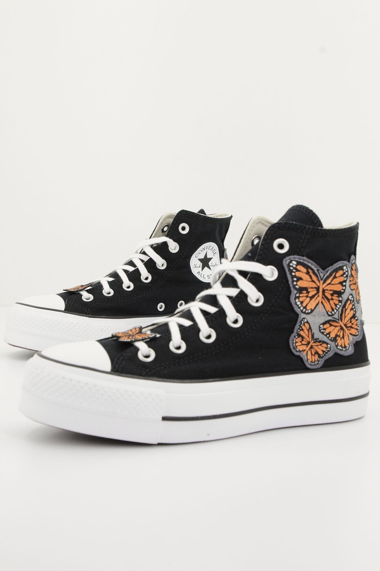CONVERSE CHUCK TAYLOR ALL STAR LIFT CANVAS LTD en color NEGRO (2)