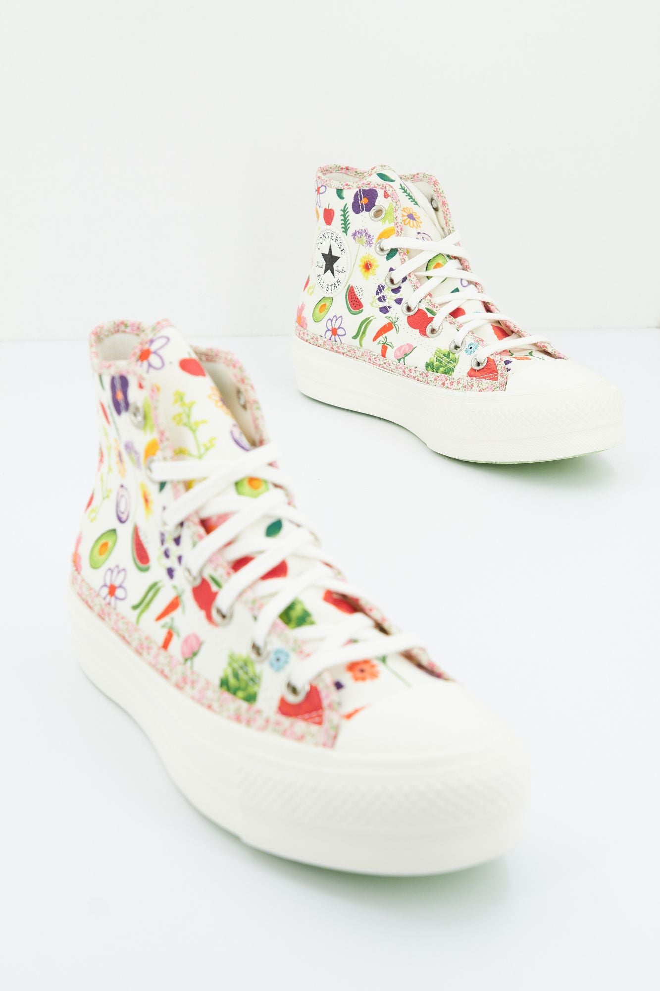 CONVERSE CHUCK TAYLOR ALL STAR LIFT HI en color BLANCO (2)