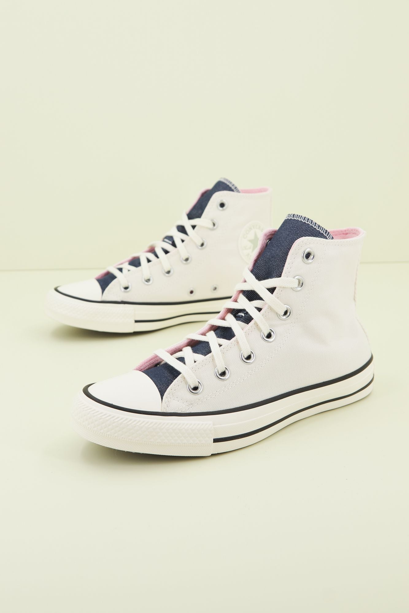 CONVERSE CHUCK TAYLOR ALL STAR LIFT HI en color BLANCO (2)