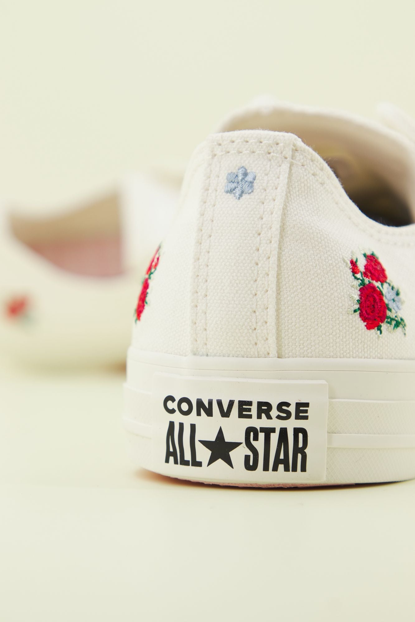 CONVERSE CHUCK TAYLOR ALL STAR LIFT HI en color BLANCO (4)