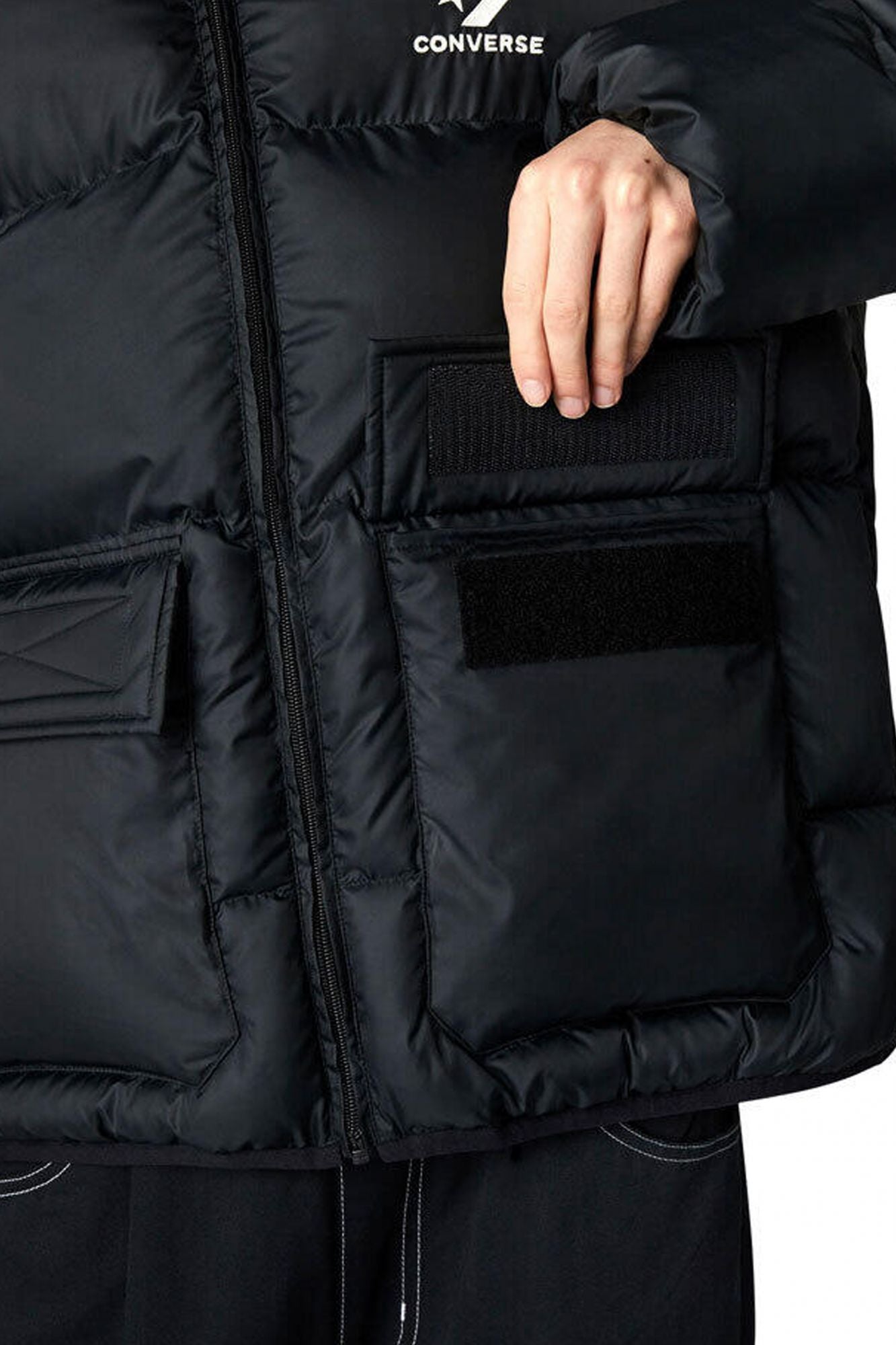 CONVERSE PATCH POCKET CORE PUFFER en color NEGRO (4)