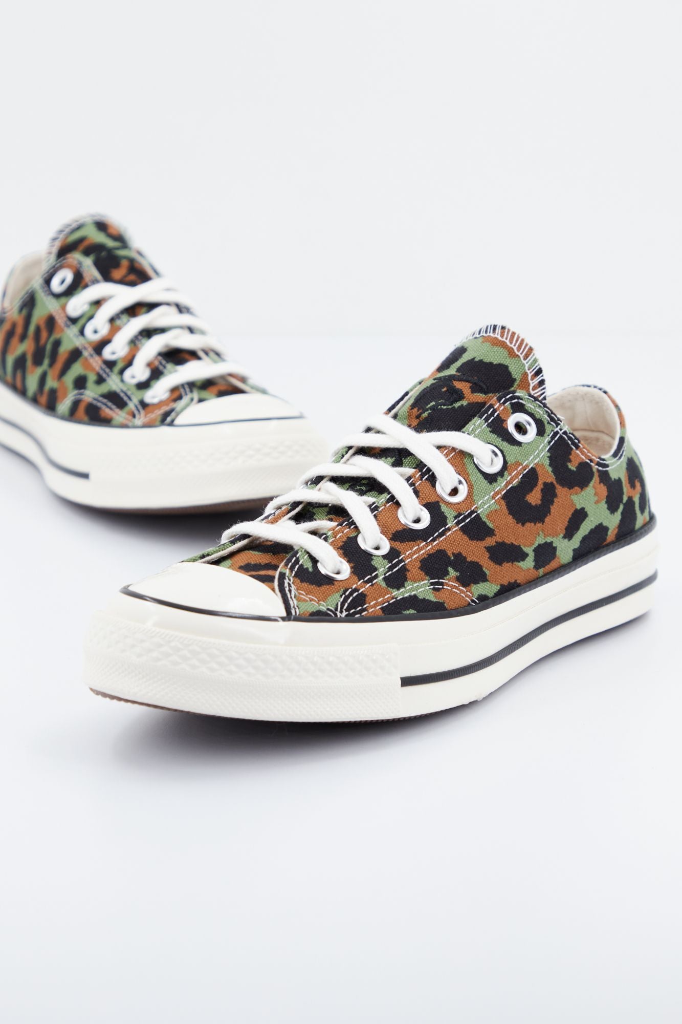 CONVERSE CHUCK 70 OX en color VERDE (1)