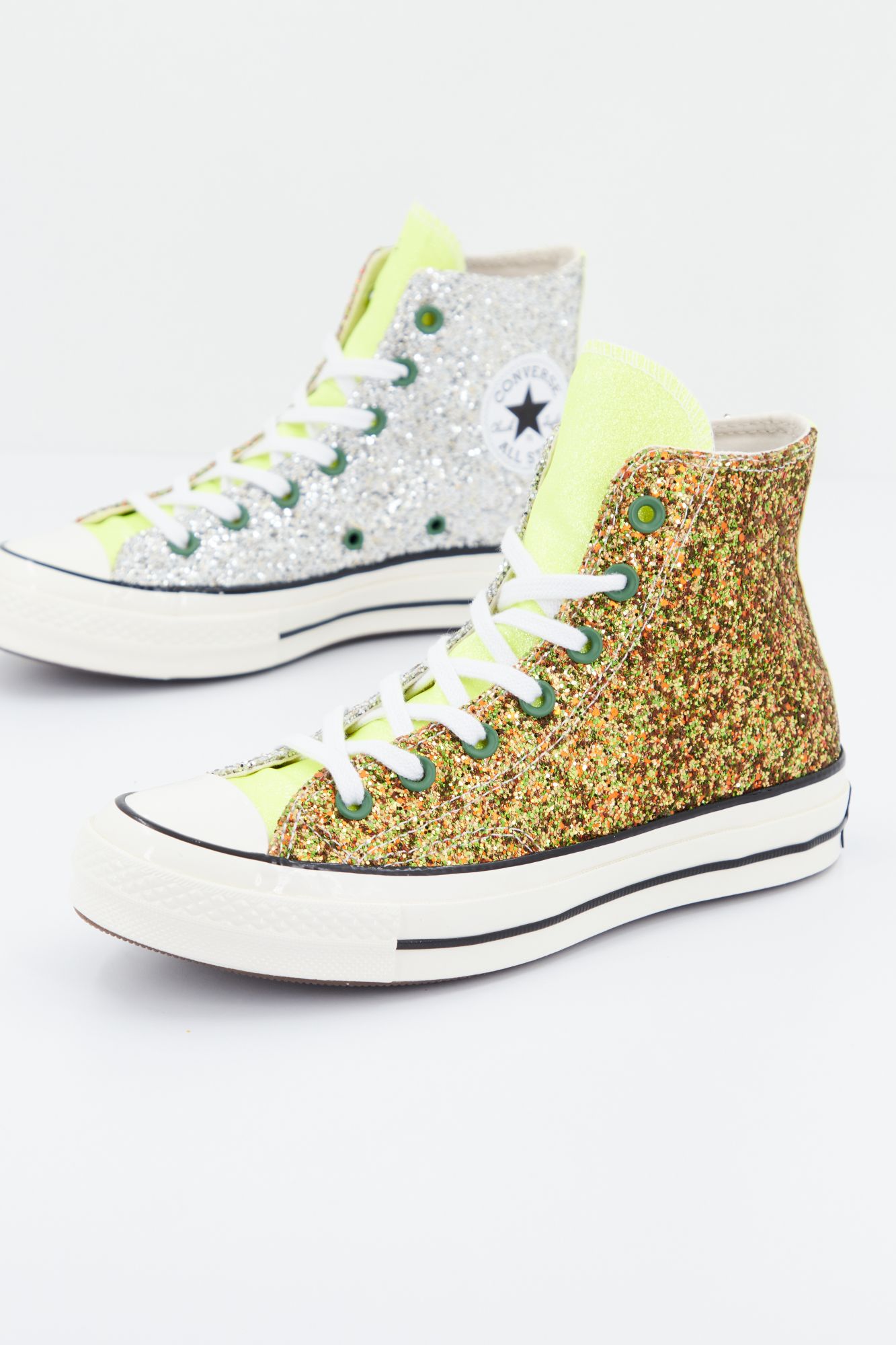 CONVERSE CHUCK 70 HI en color ORO (1)