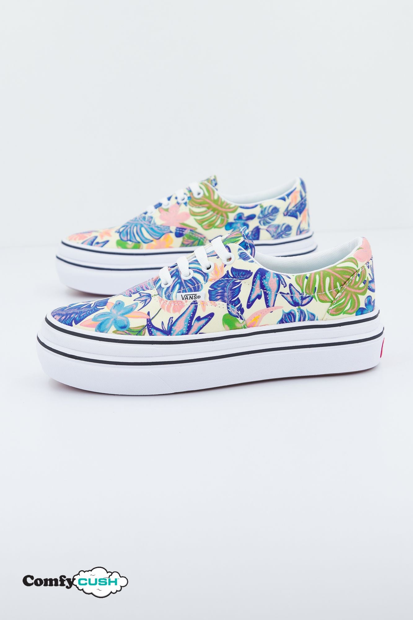 VANS UA SUPER COMFYCUSH ERA en color FLORAL (1)