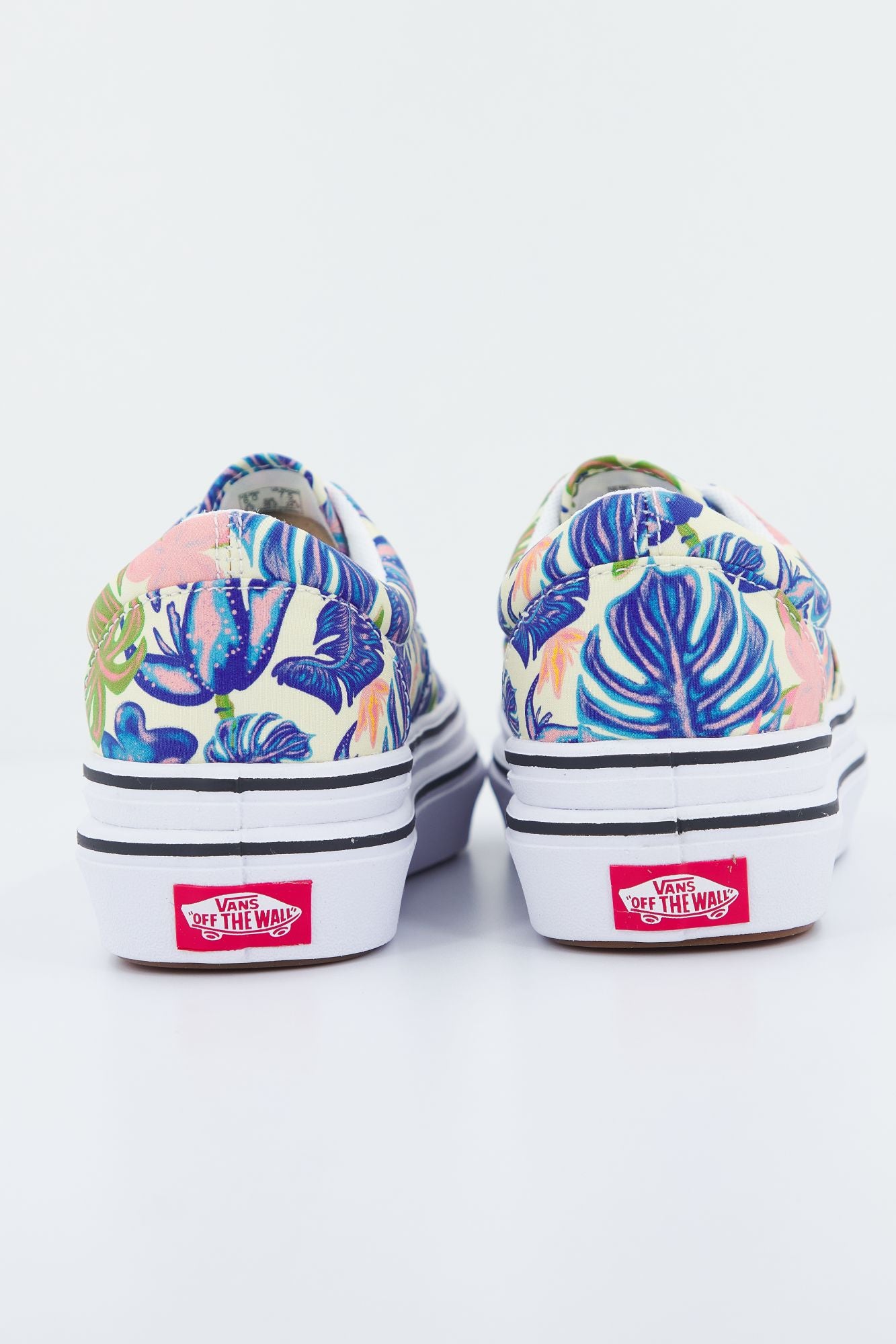 VANS UA SUPER COMFYCUSH ERA en color FLORAL (3)