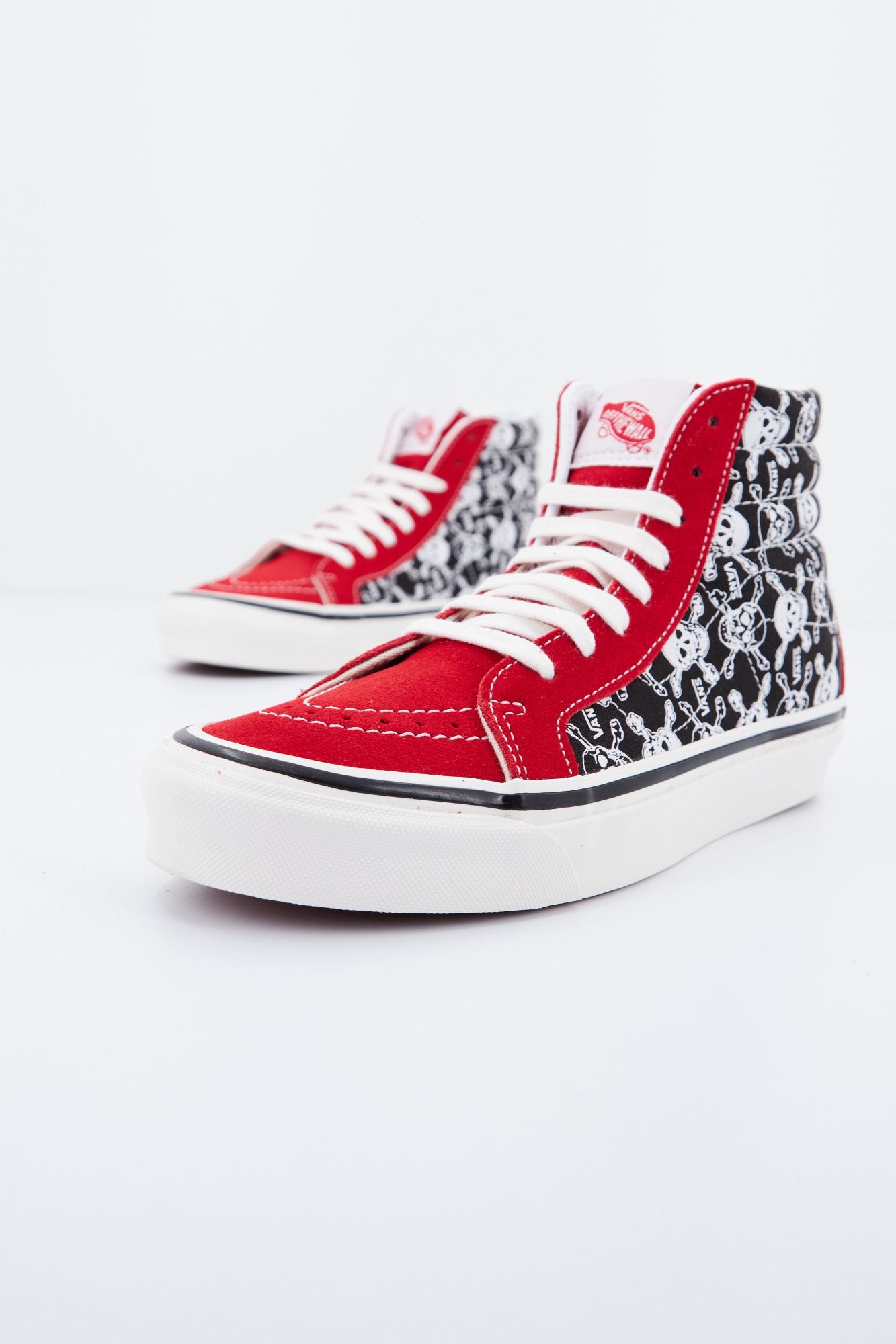 VANS UA SK8-HI 38 DX en color ROJO (1)