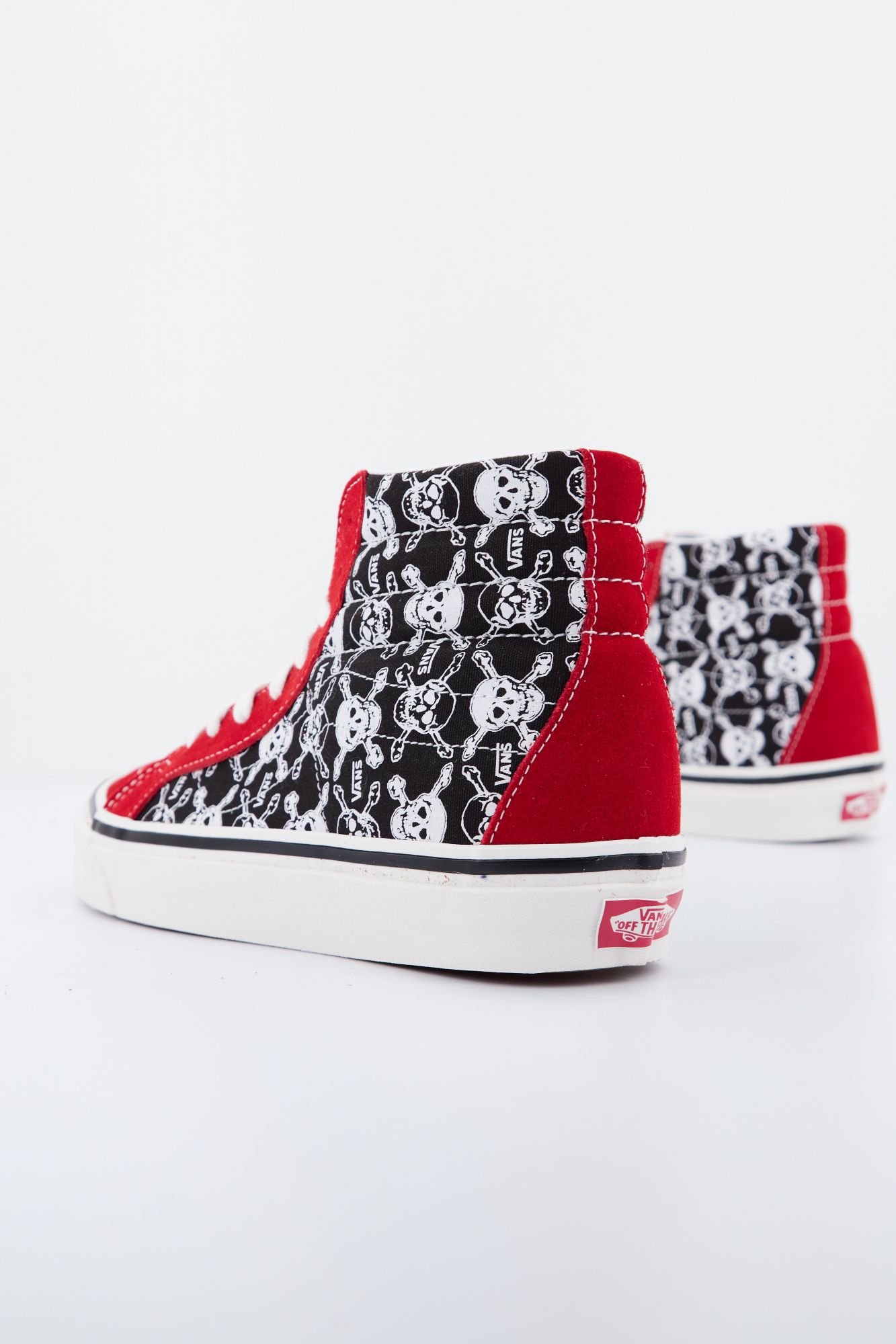 VANS UA SK8-HI 38 DX en color ROJO (3)