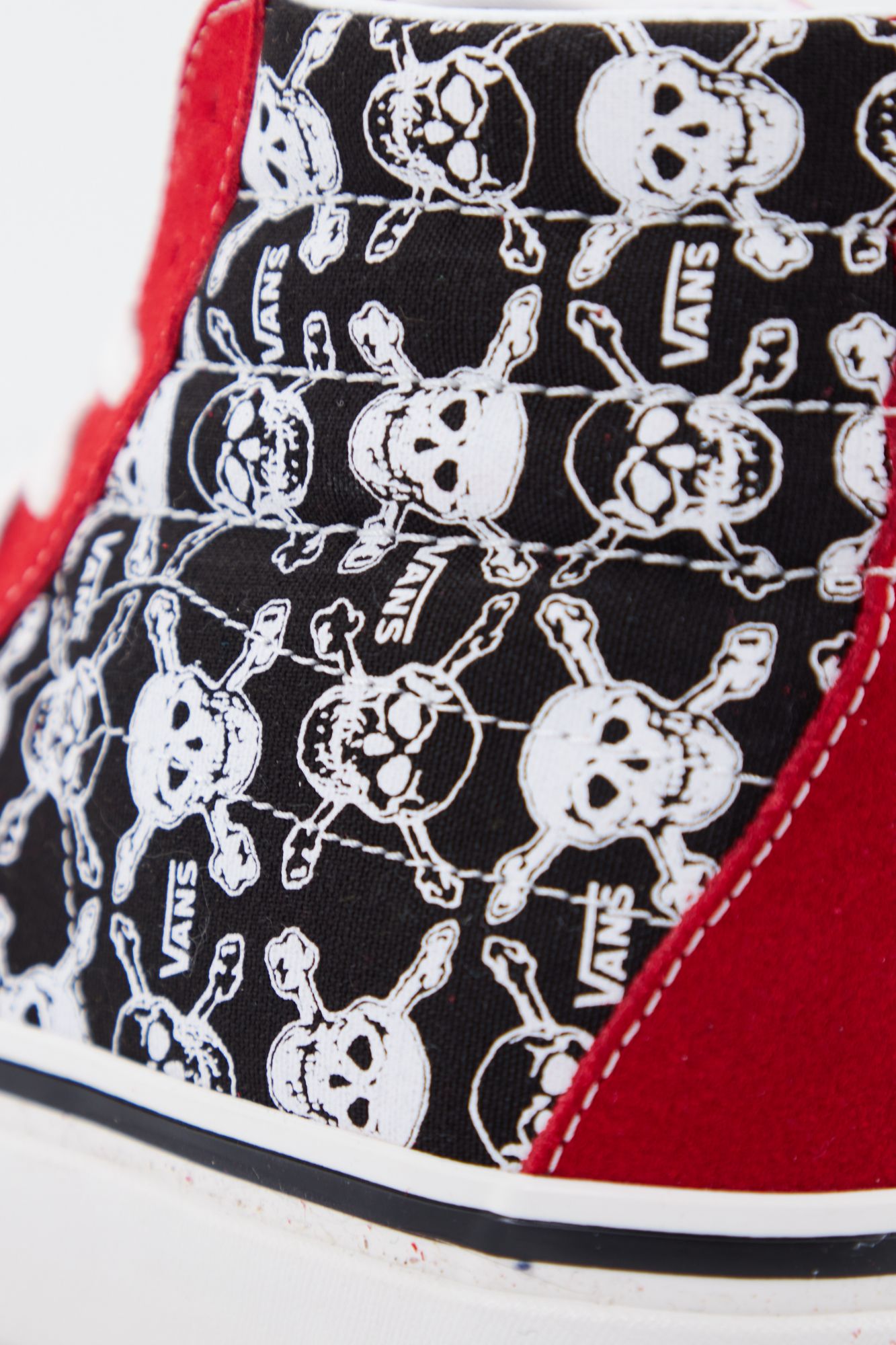 VANS UA SK8-HI 38 DX en color ROJO (4)