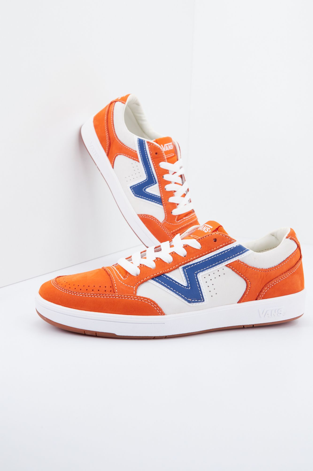 VANS UA LOWLAND CC en color NARANJA (2)