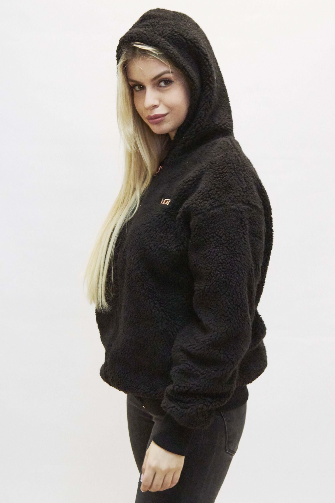 VANS SOAR UP ZIP HOODIE en color NEGRO (4)