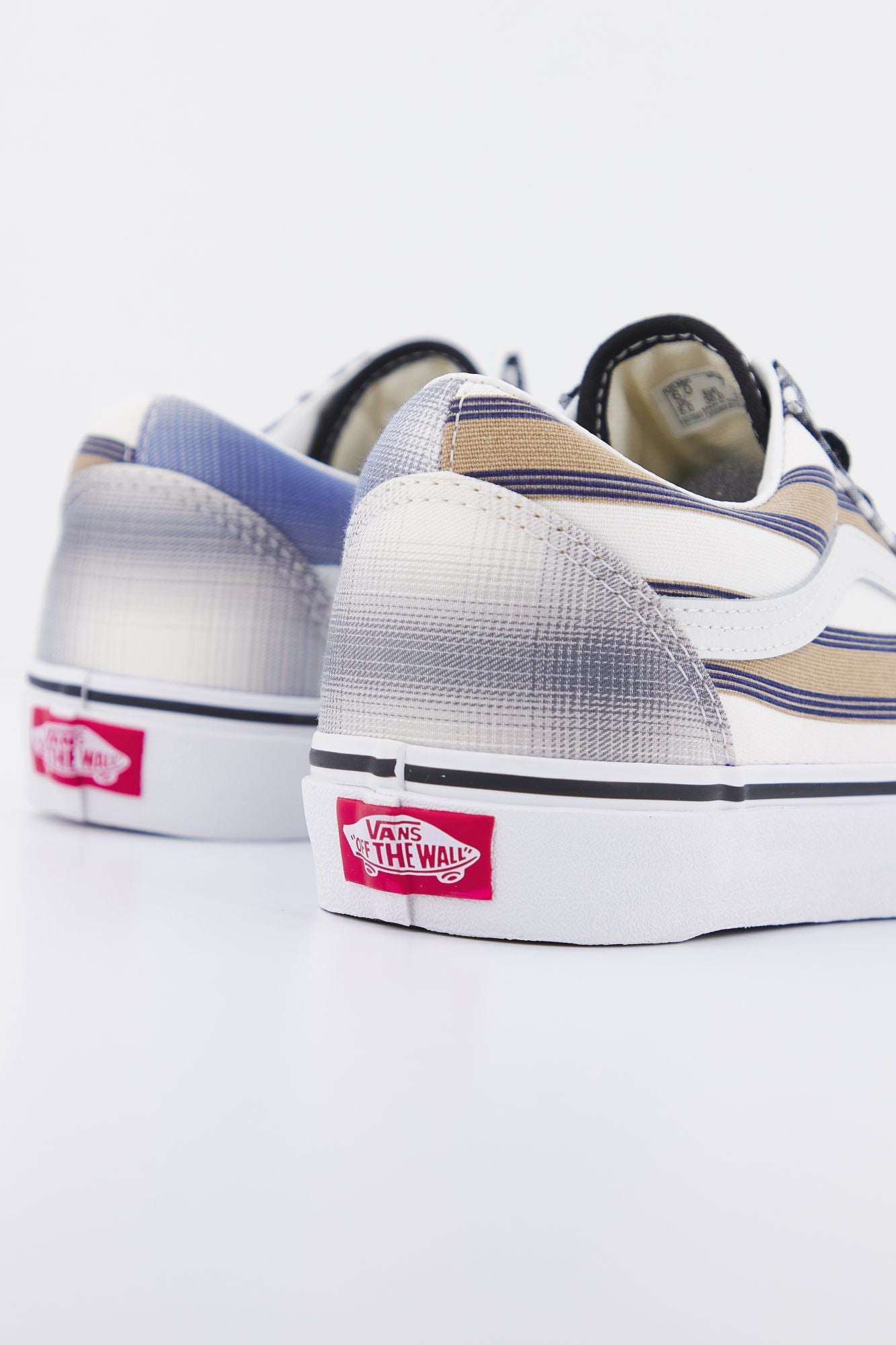 VANS UA OLD SKOOL en color BLANCO (3)