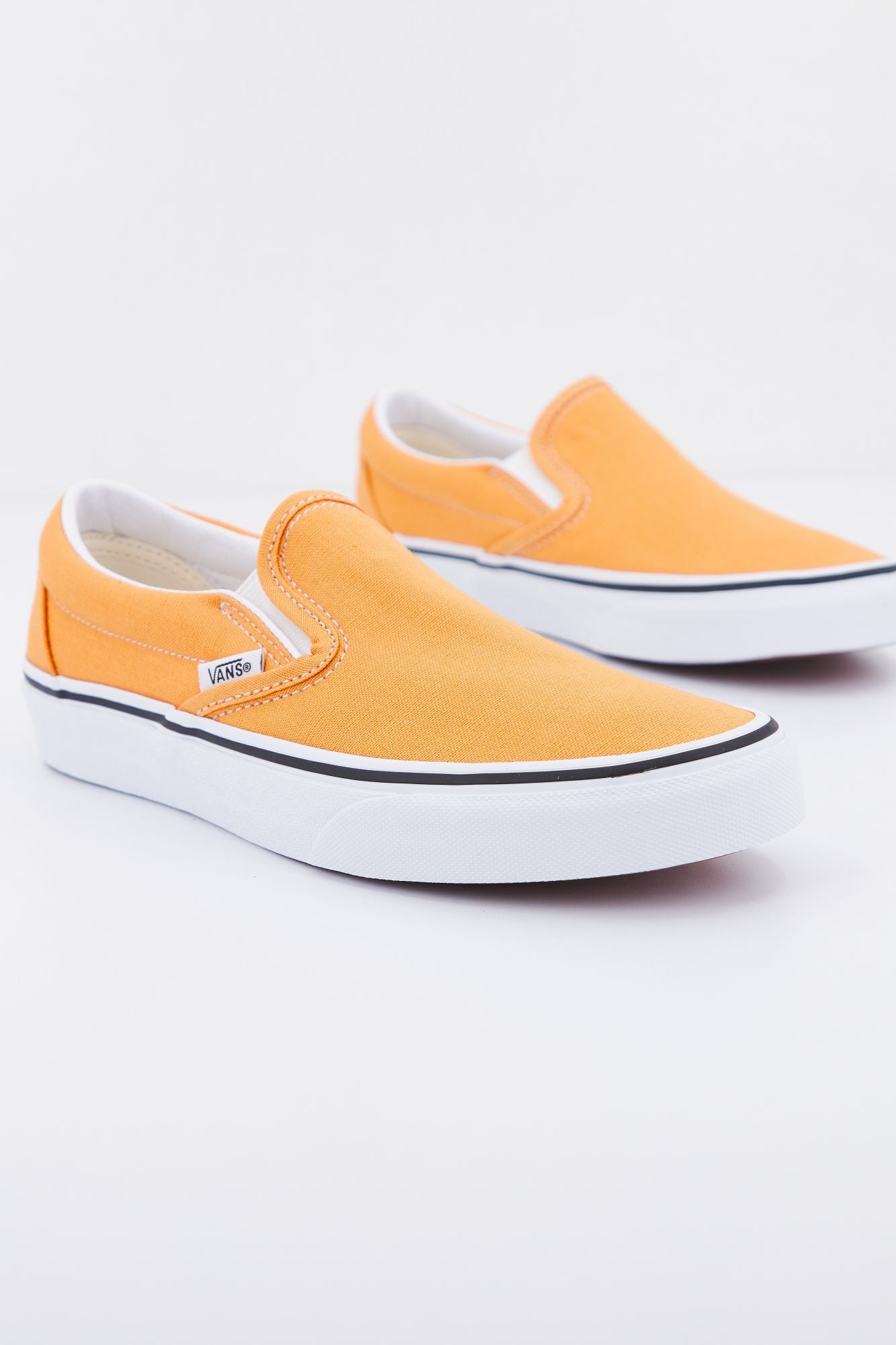VANS UA CLASSIC SLIP-ON en color NARANJA (2)
