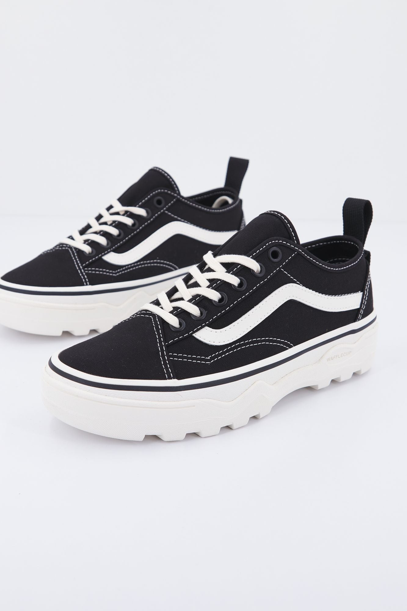 VANS UA SENTRY OLD SKOOL WC en color NEGRO (2)