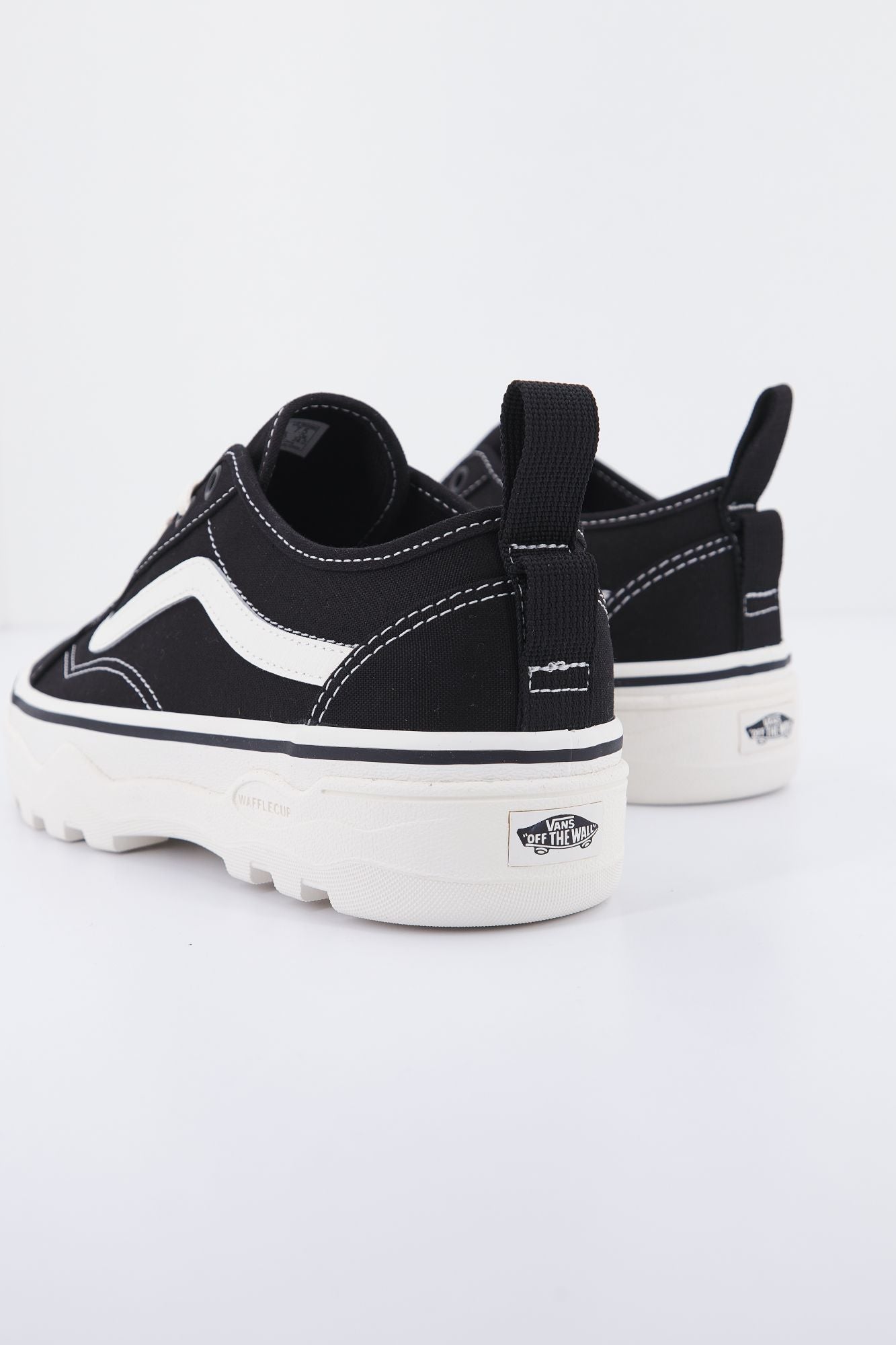 VANS UA SENTRY OLD SKOOL WC en color NEGRO (3)
