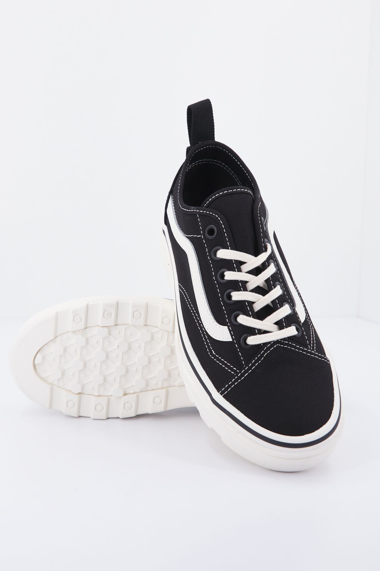 VANS UA SENTRY OLD SKOOL WC en color NEGRO (4)