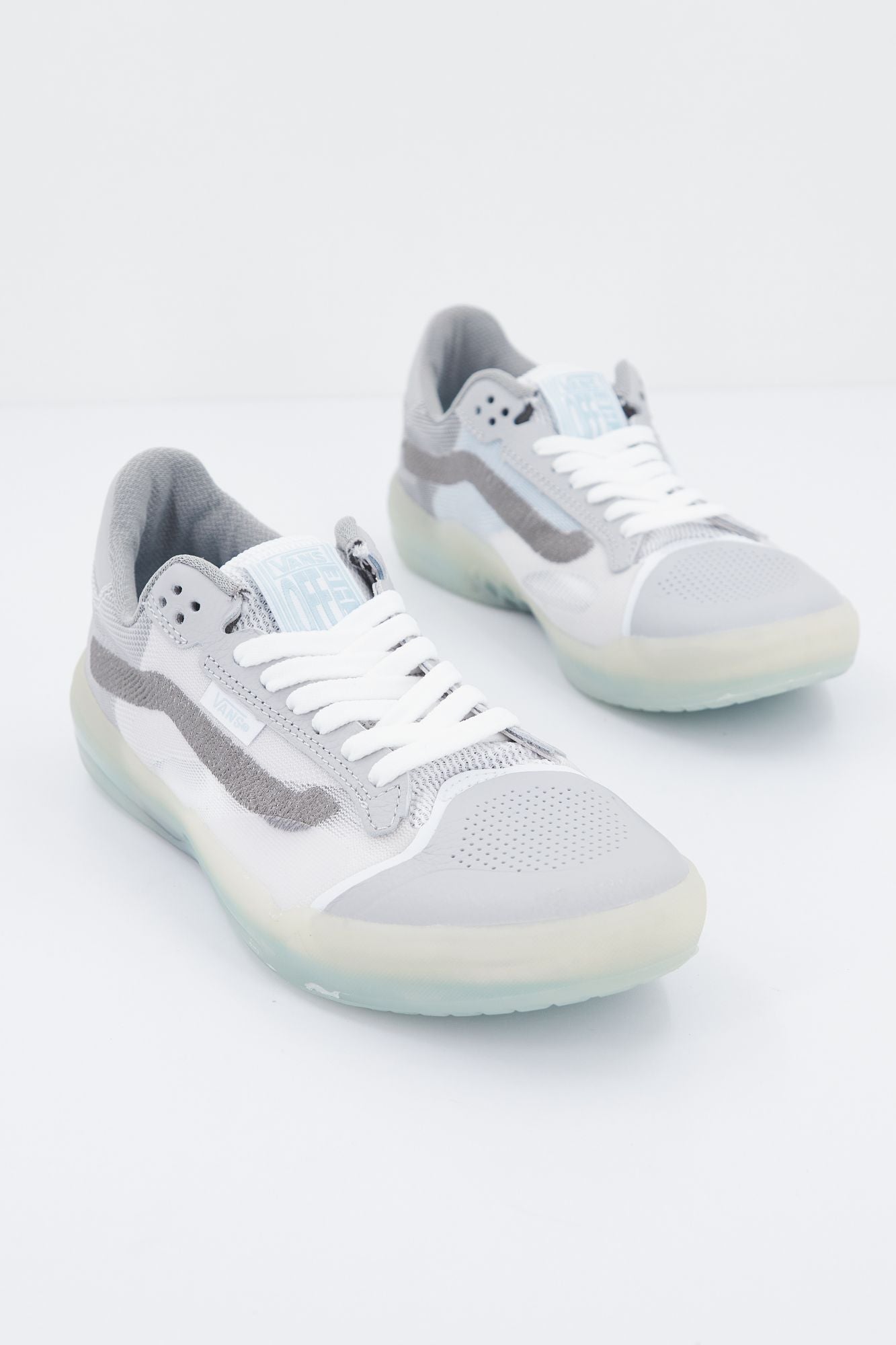 VANS UA EVDNT ULTIMATEWAFFL en color GRIS (2)