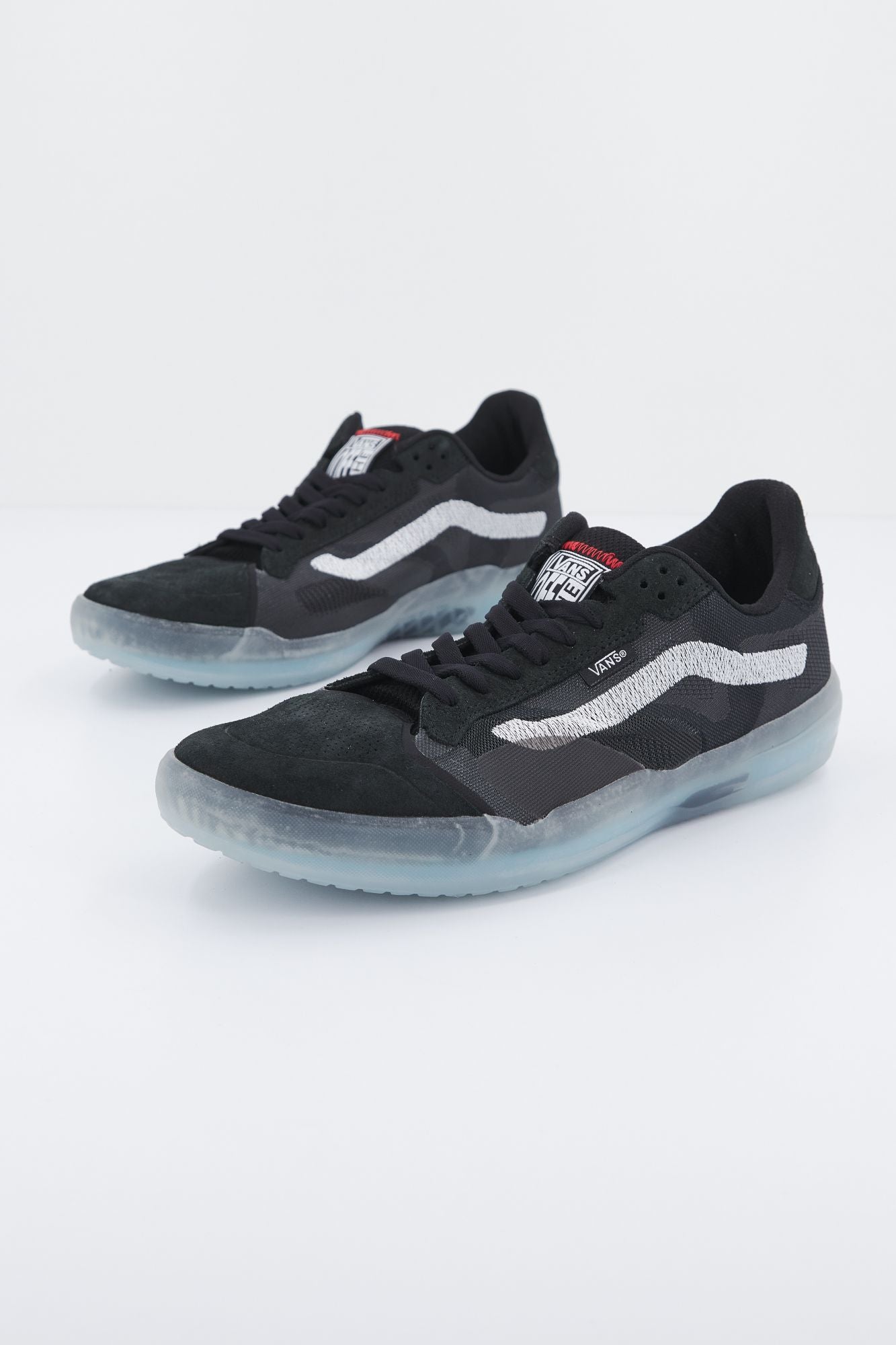 VANS UA EVDNT ULTIMATEWAFFL en color NEGRO (2)