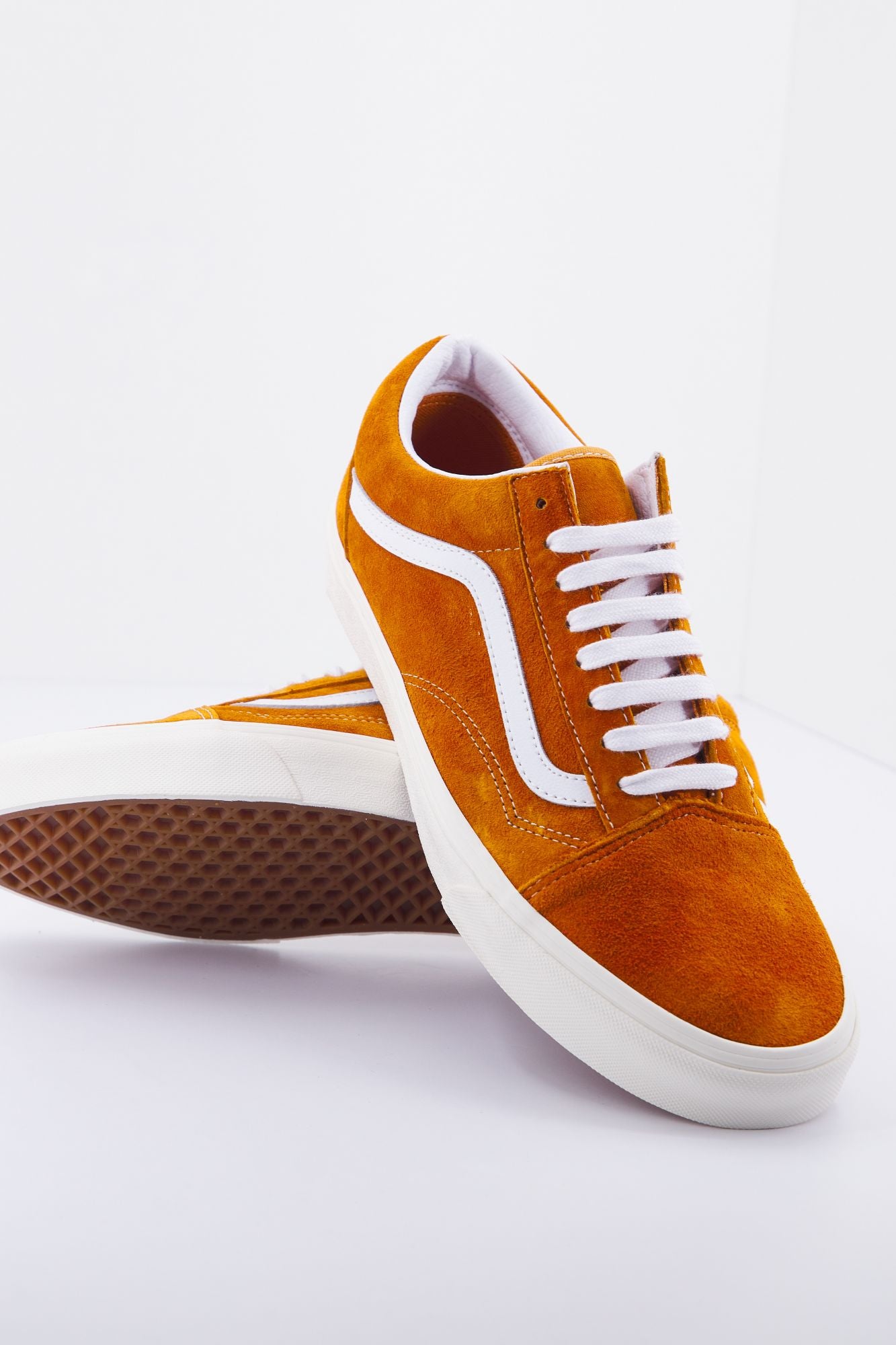 VANS UA OLD SKOOL en color MARRON CLARO (4)