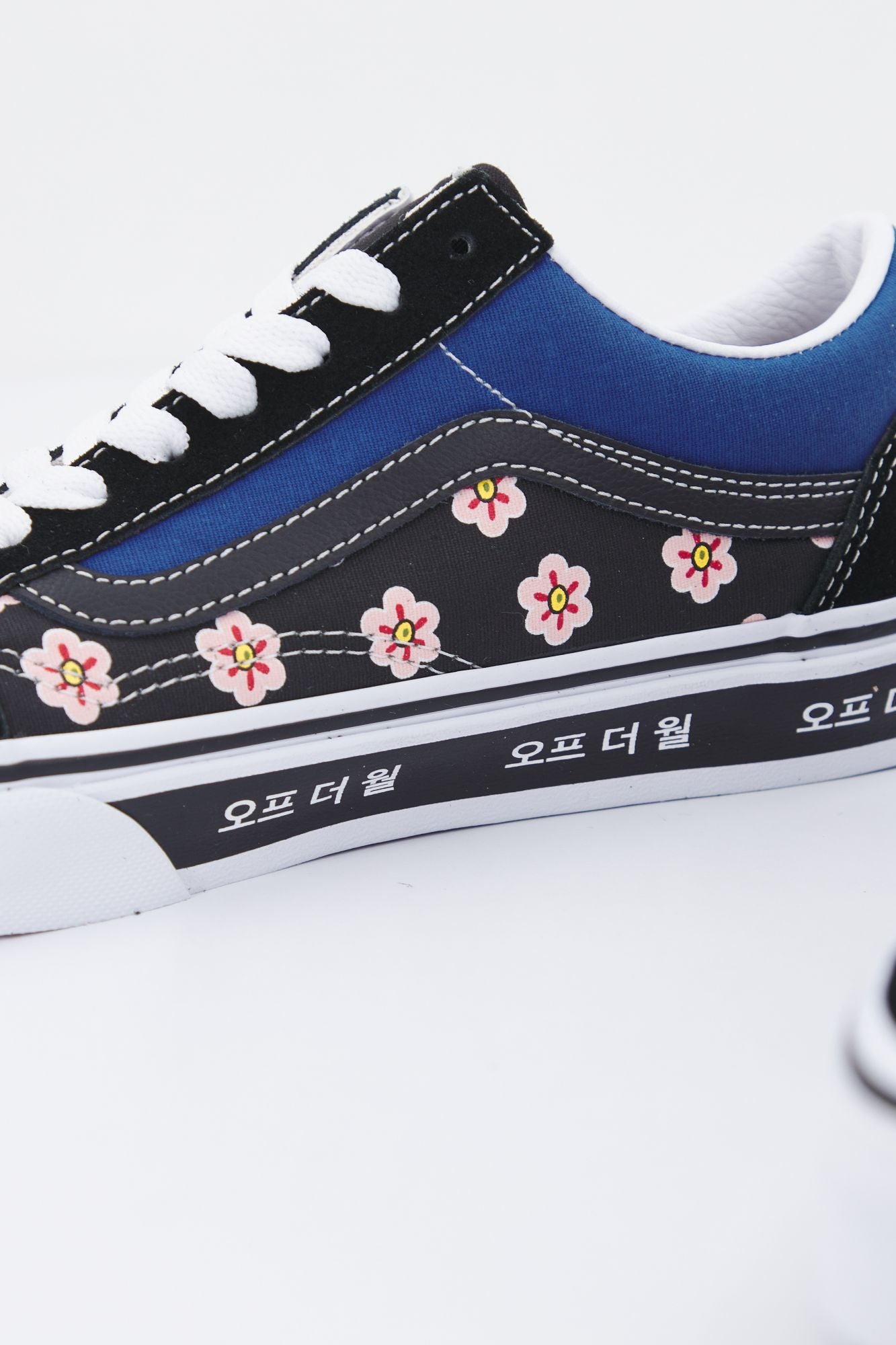 VANS UA OLD SKOOL en color NEGRO (4)