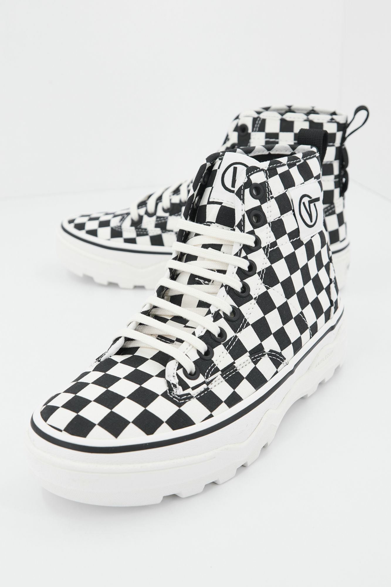 VANS UA SENTRY WC en color BEIS (1)