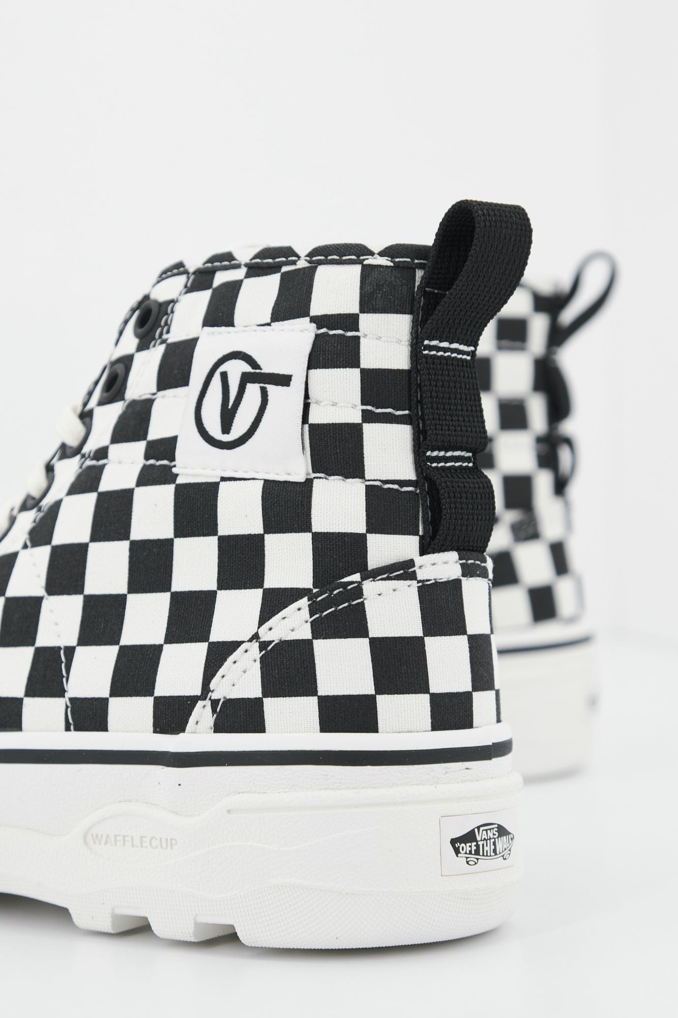 VANS UA SENTRY WC en color BEIS (4)