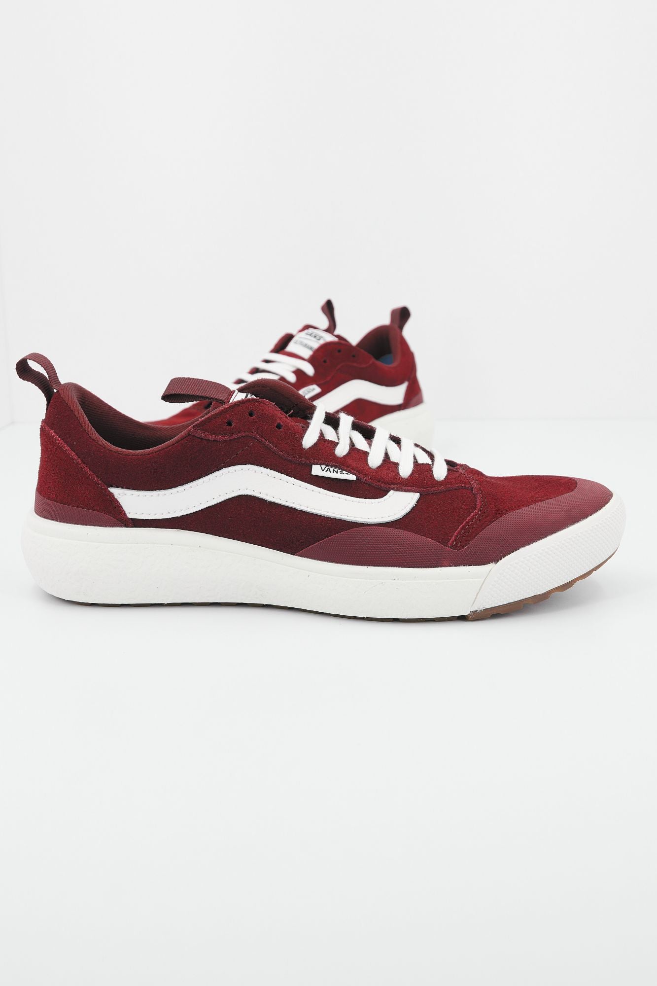 VANS ULTRARANGE EXO SE en color BURDEOS (2)