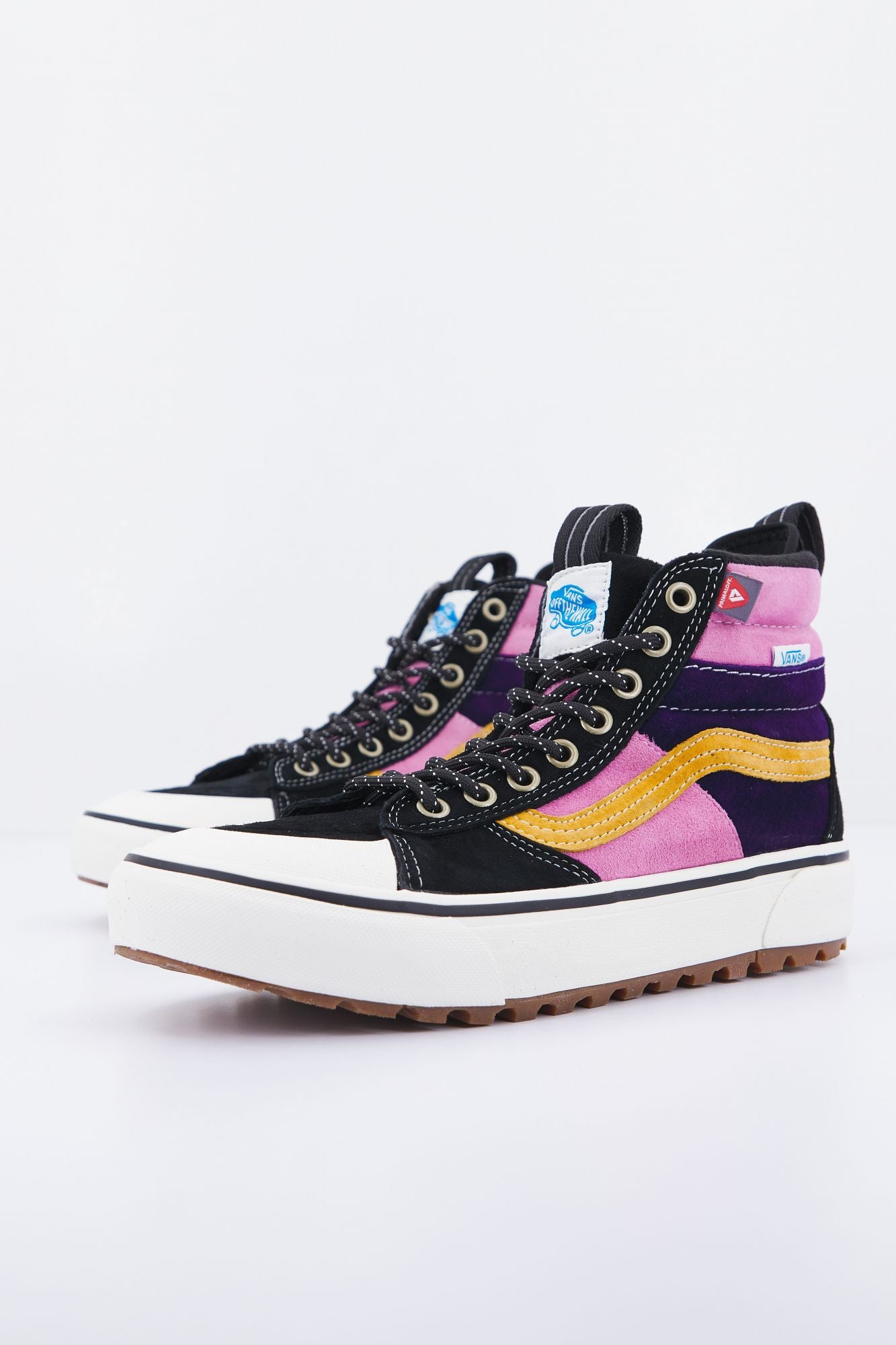 VANS UA SK8-Hi MTE-2 en color MULTICOLOR (2)