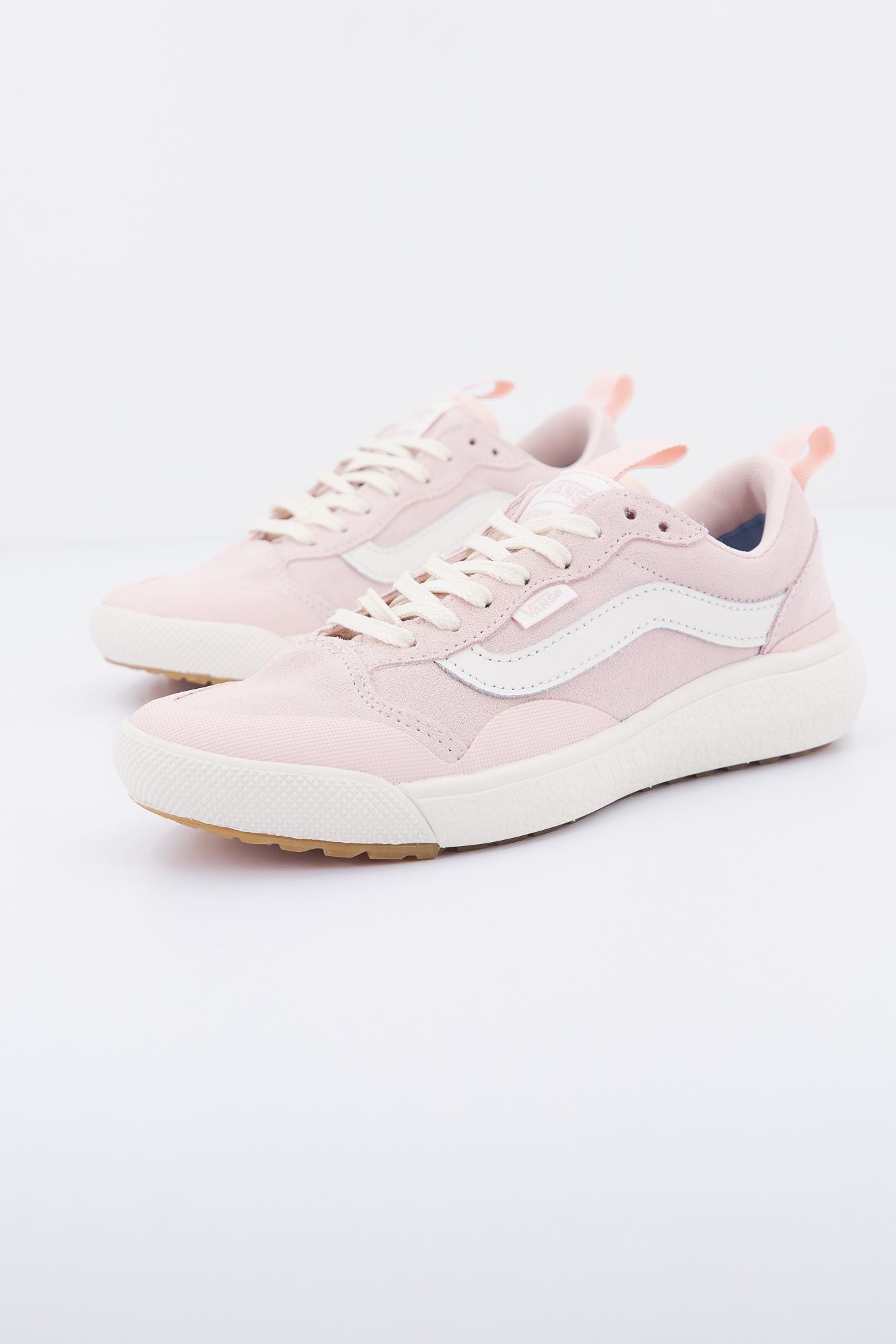 VANS UA ULTRARANGE EXO SE en color ROSA (1)