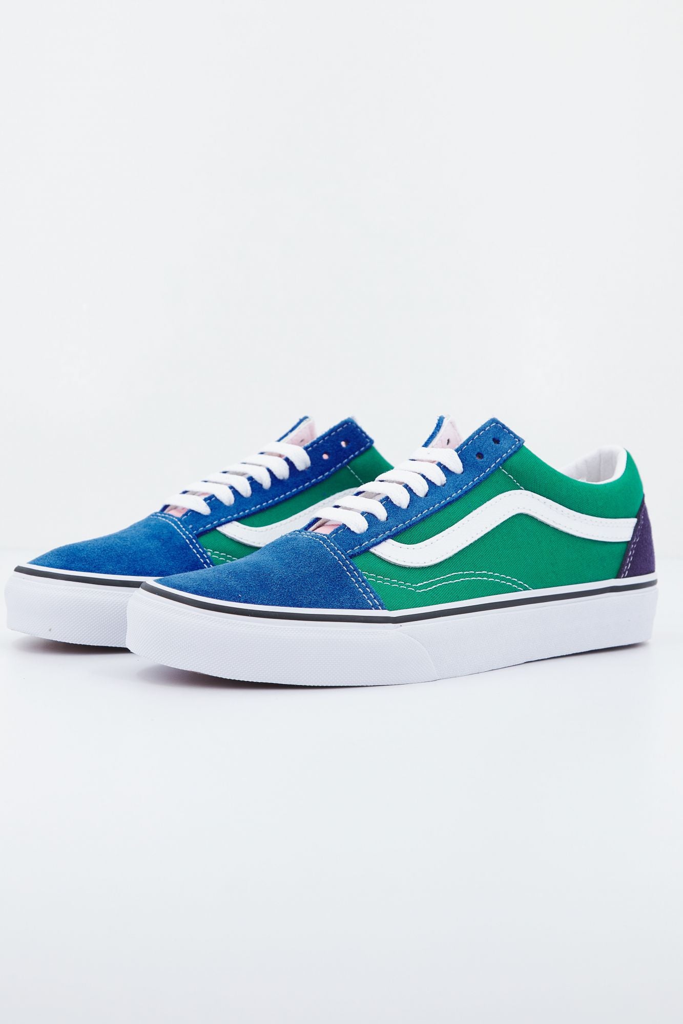 VANS UA OLD SKOOL en color AZUL (1)