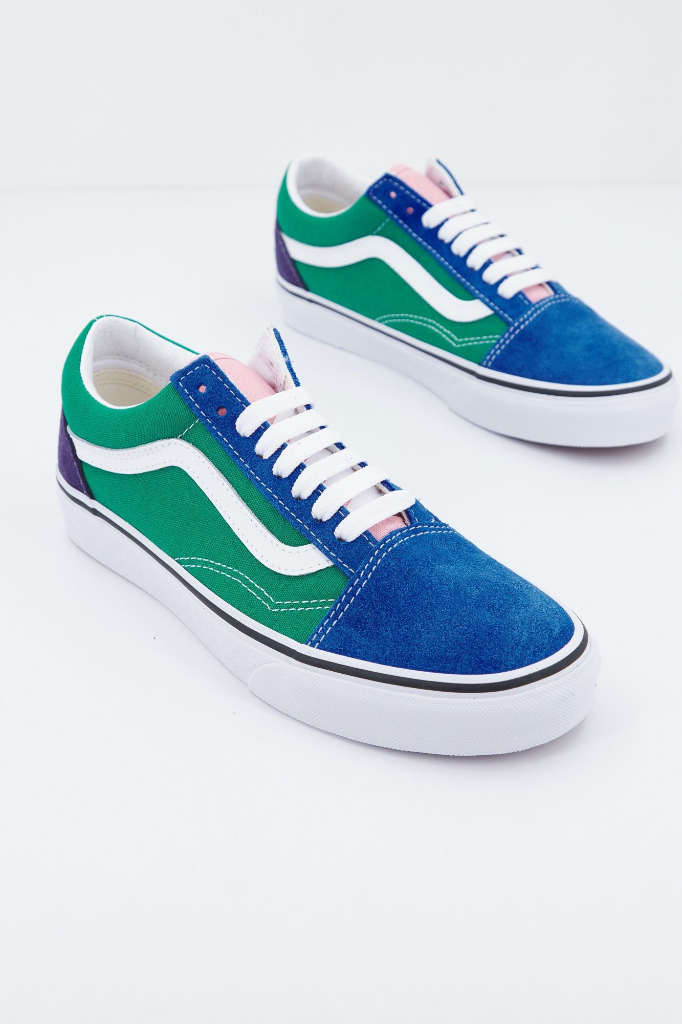 VANS UA OLD SKOOL en color AZUL (2)
